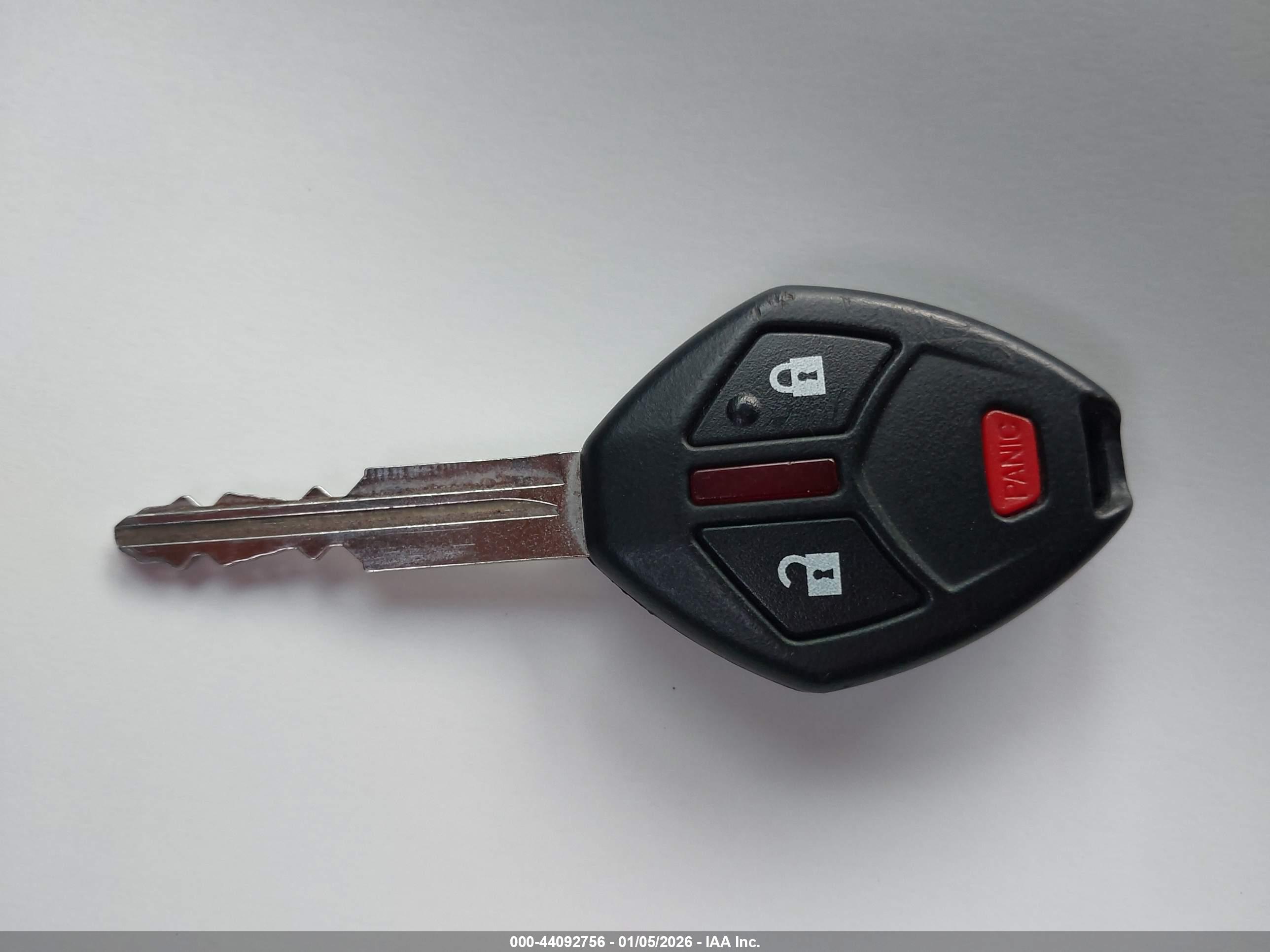 MITSUBISHI OUTLANDER image 11