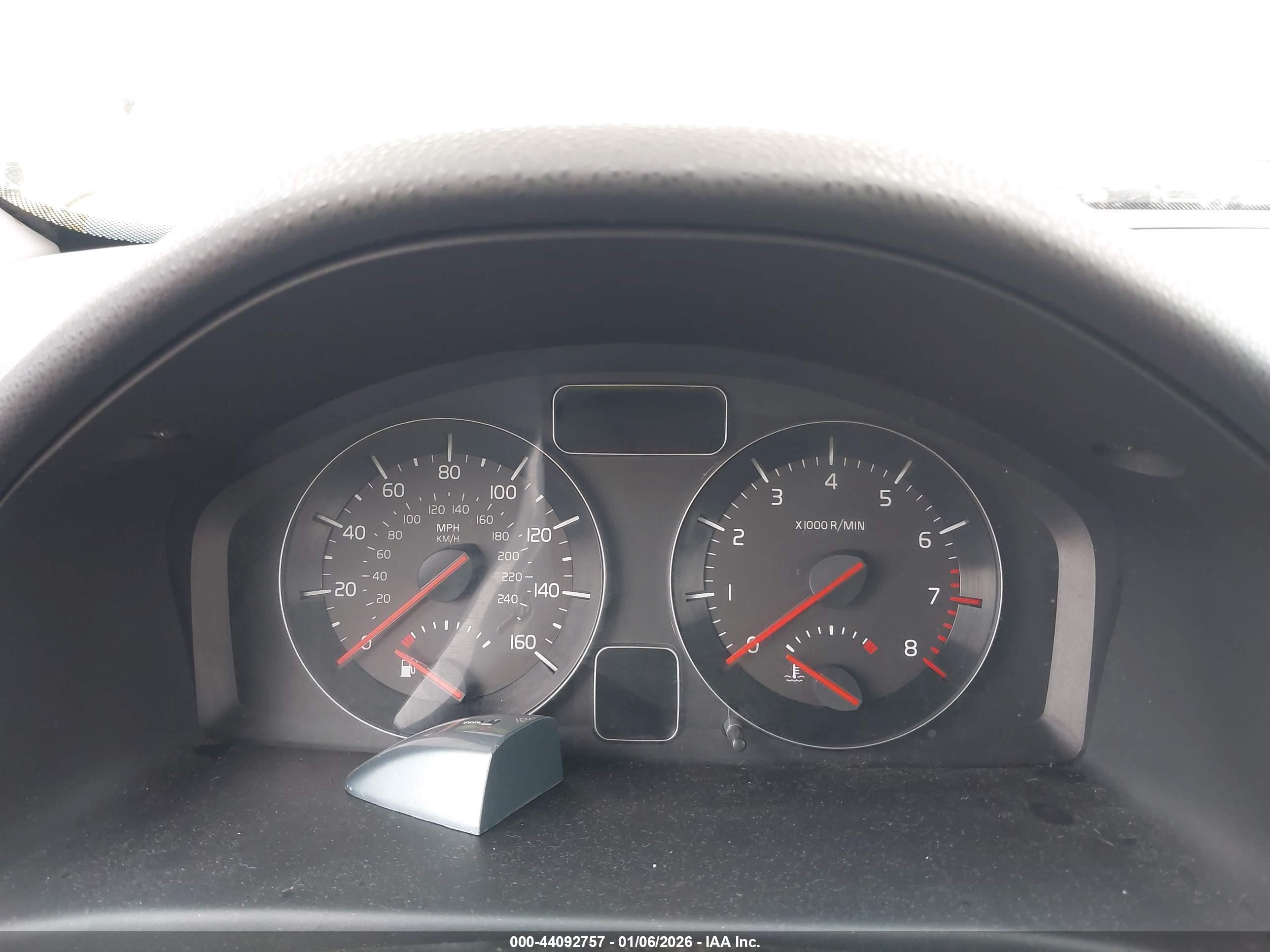 VOLVO C70 image 7