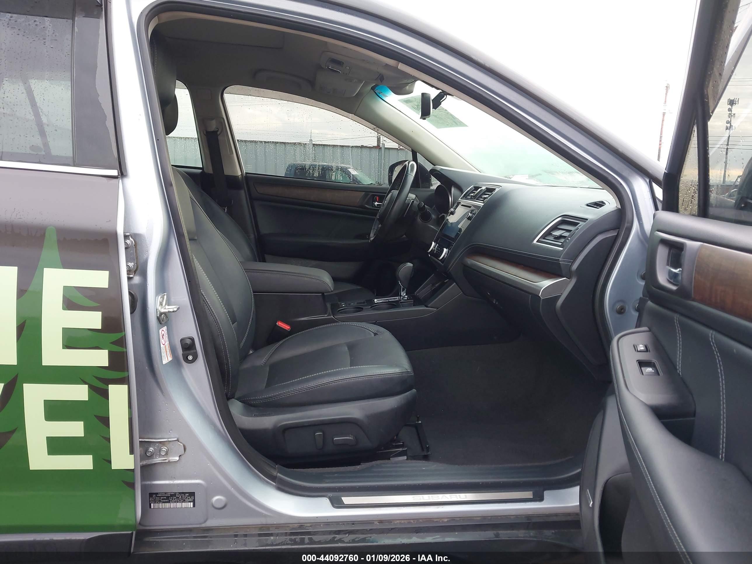 SUBARU OUTBACK image 5