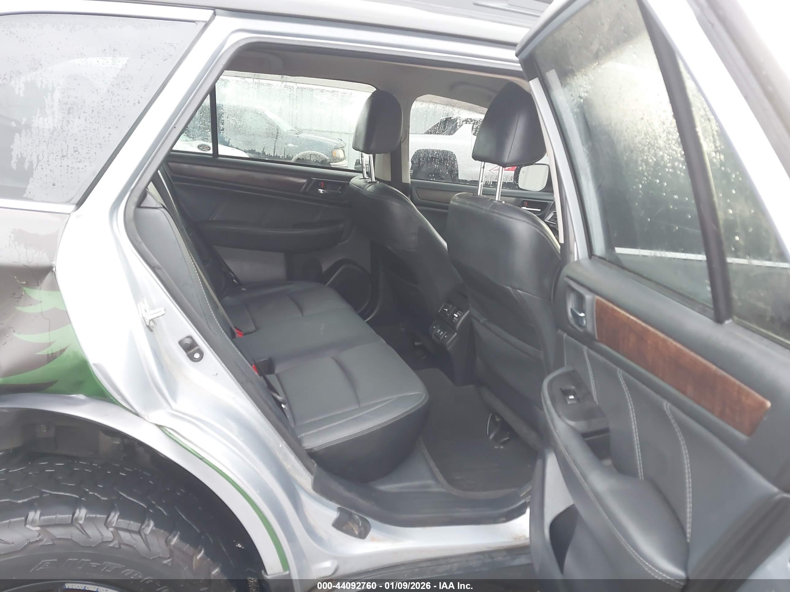 SUBARU OUTBACK image 8