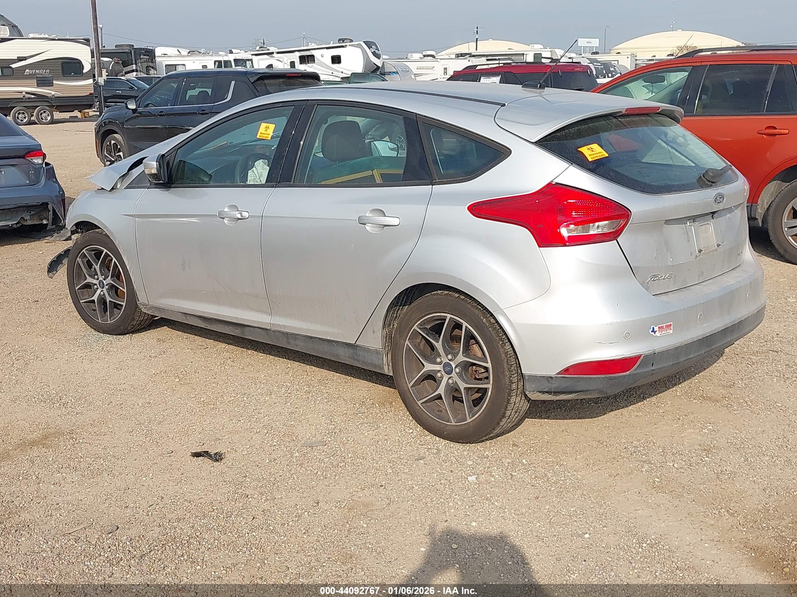 FORD FOCUS image 3