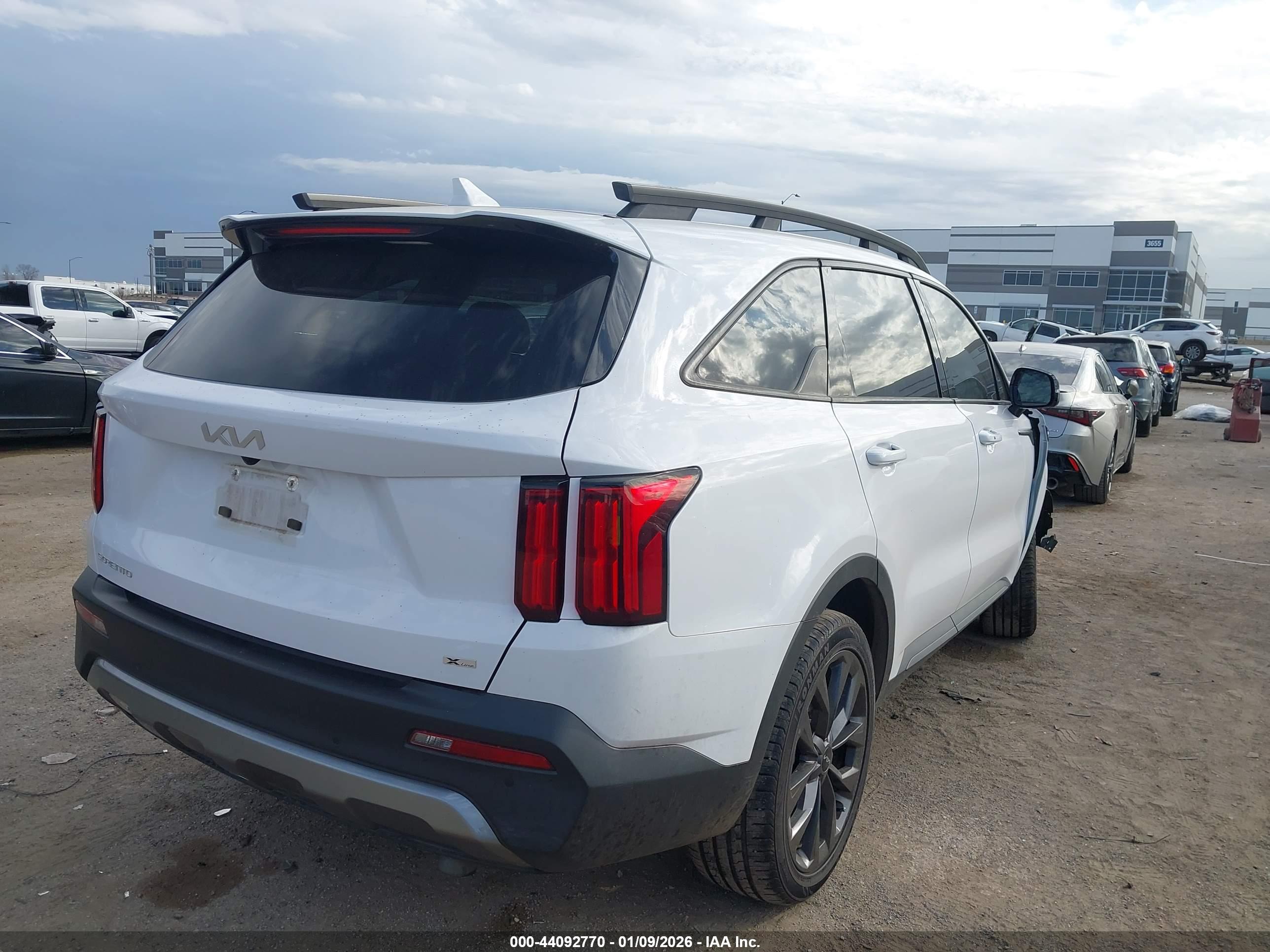 KIA SORENTO image 4