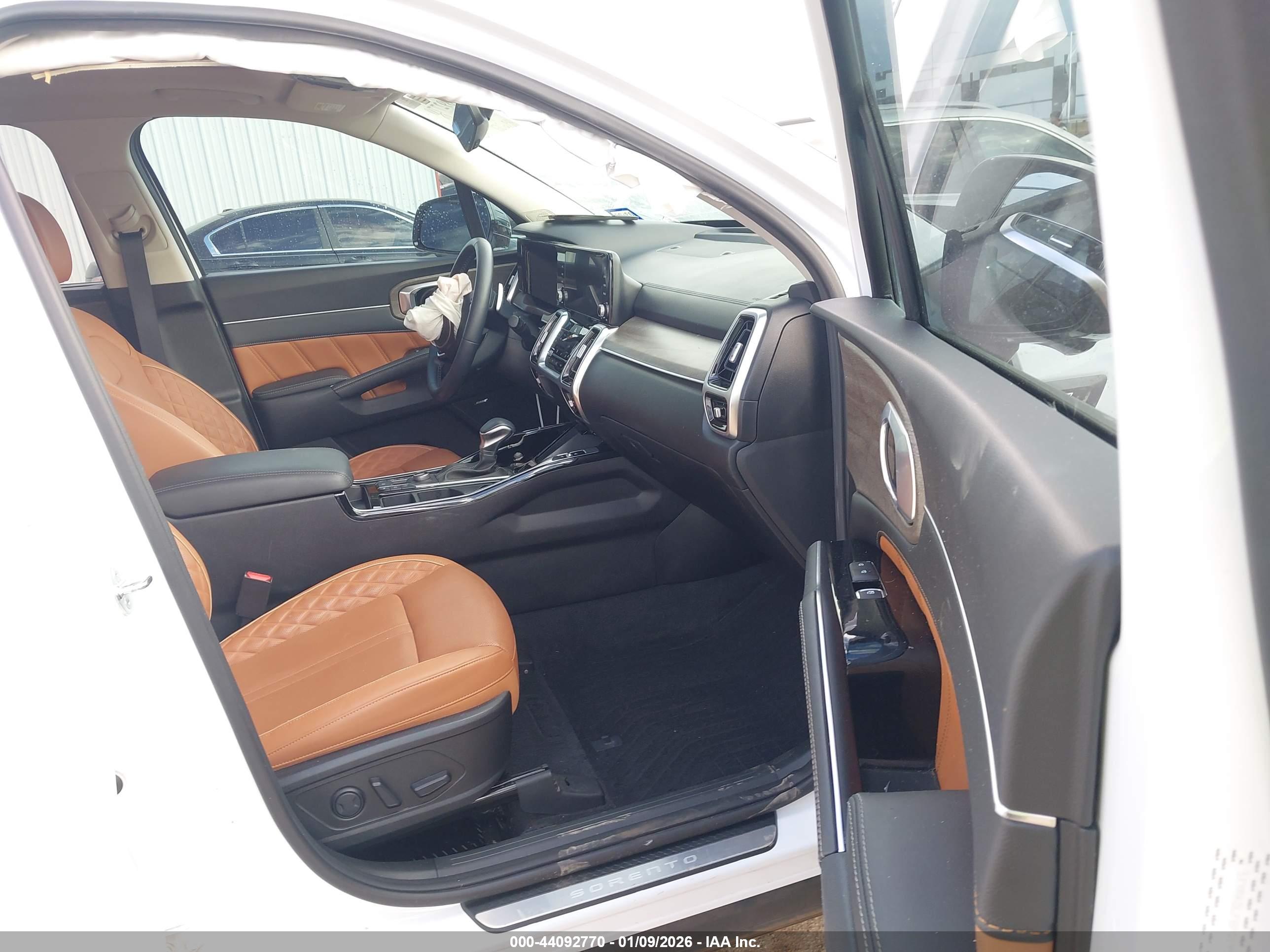 KIA SORENTO image 5