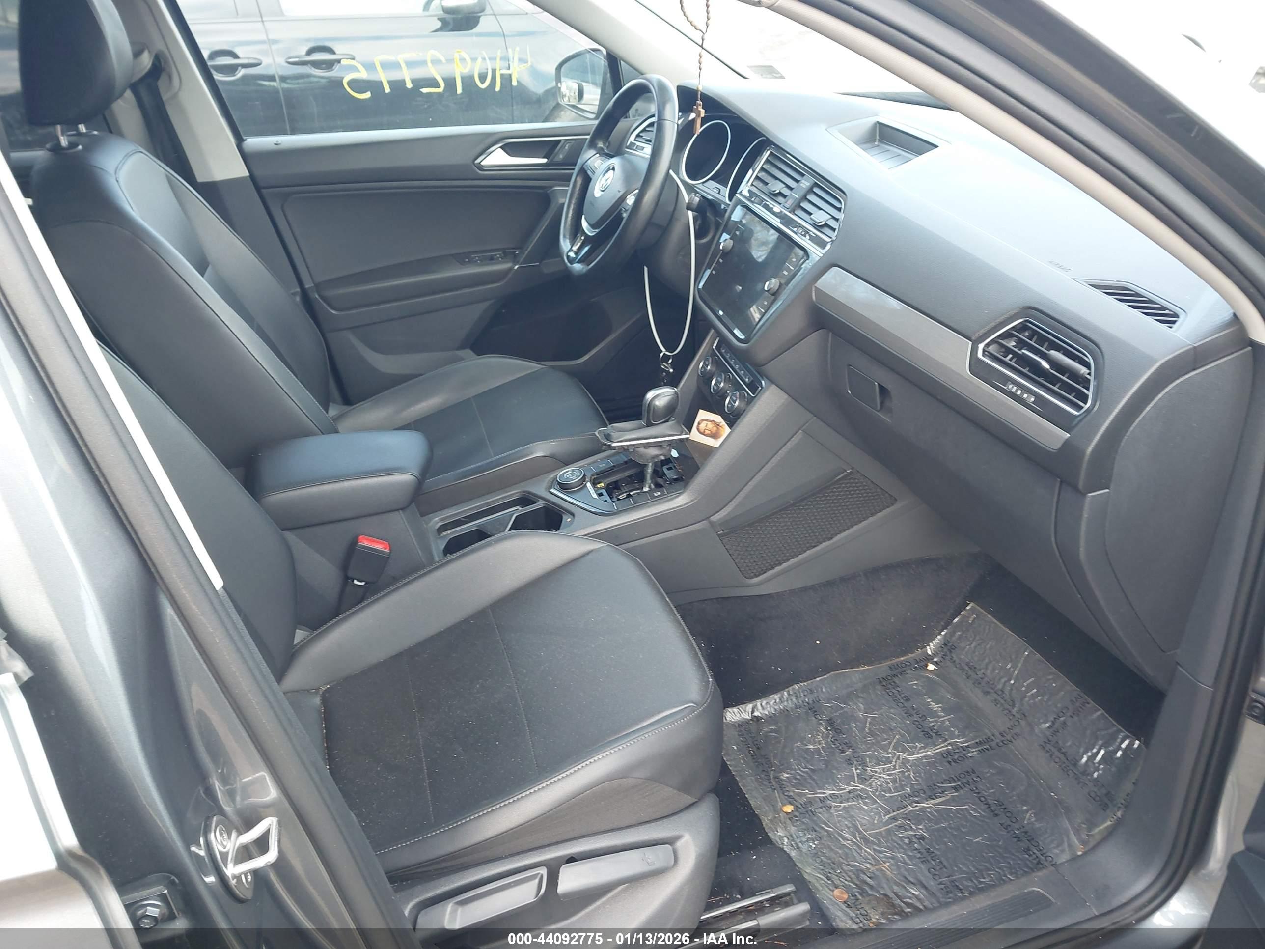 VOLKSWAGEN TIGUAN image 5