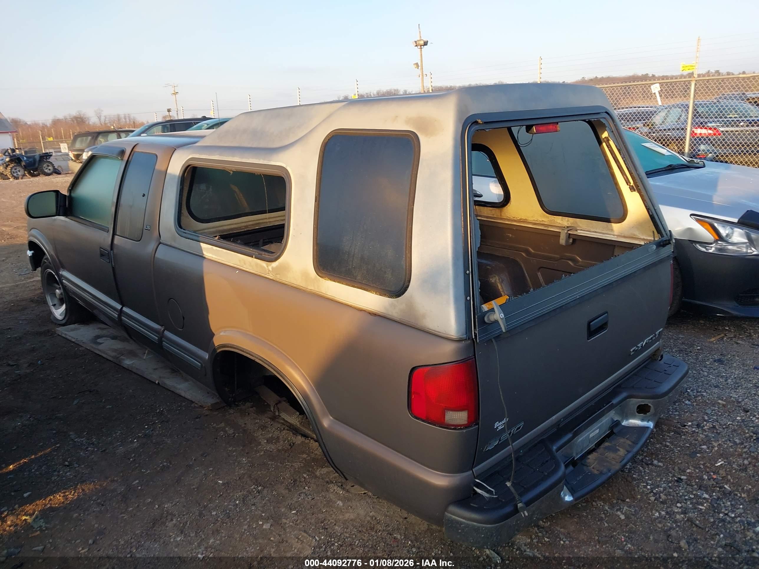 CHEVROLET S-10 image 3