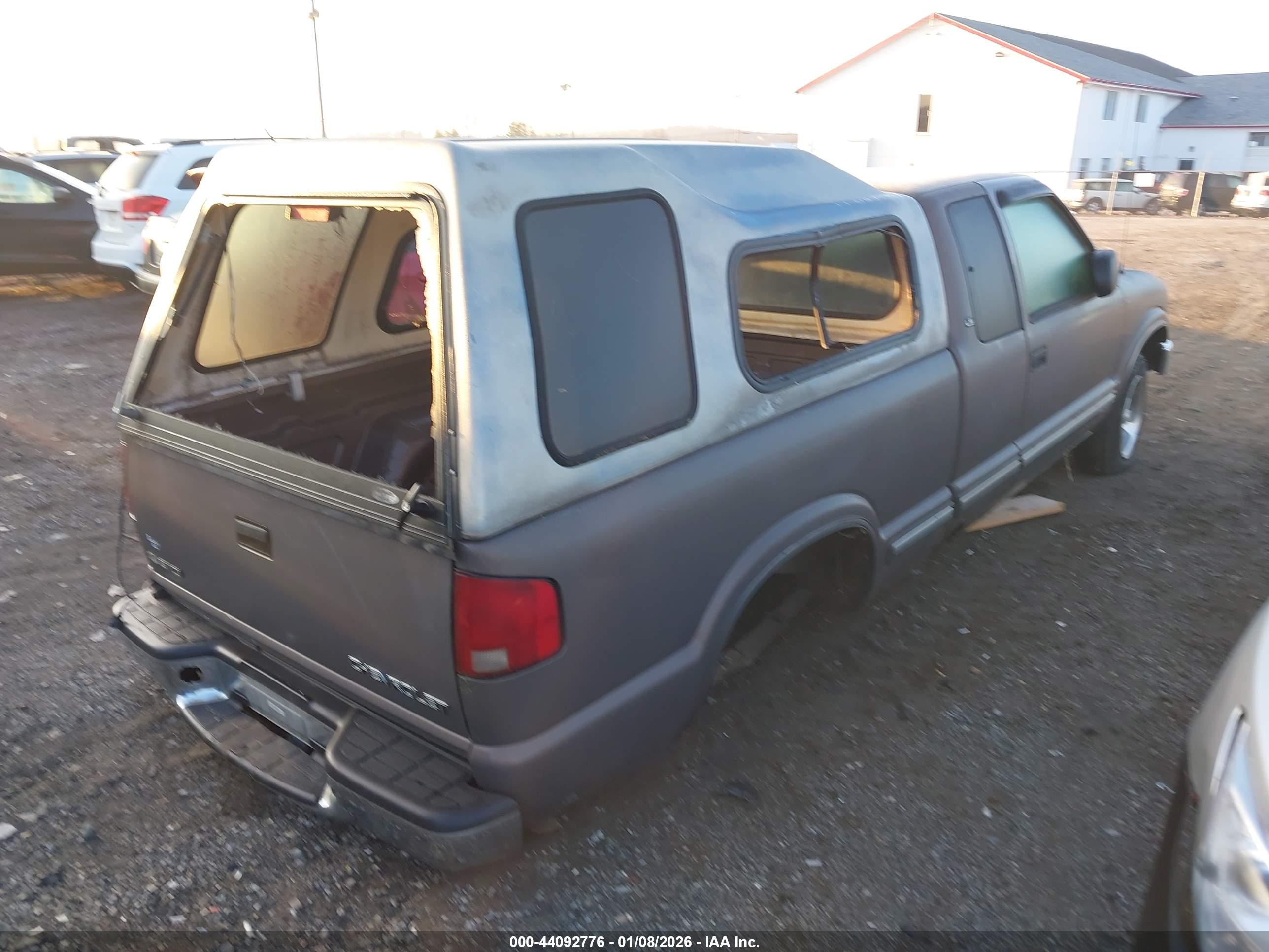 CHEVROLET S-10 image 4