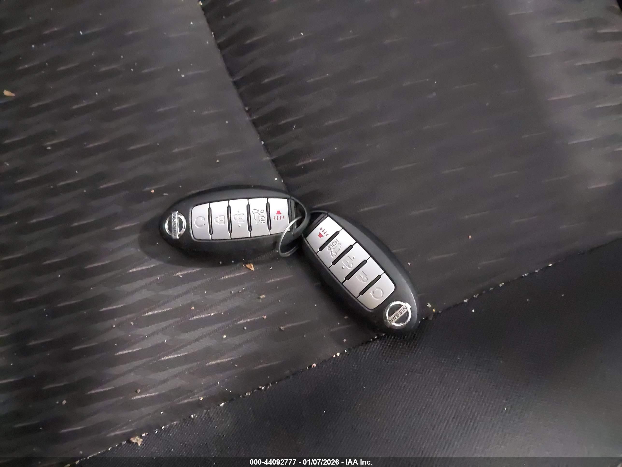 NISSAN ROGUE image 11