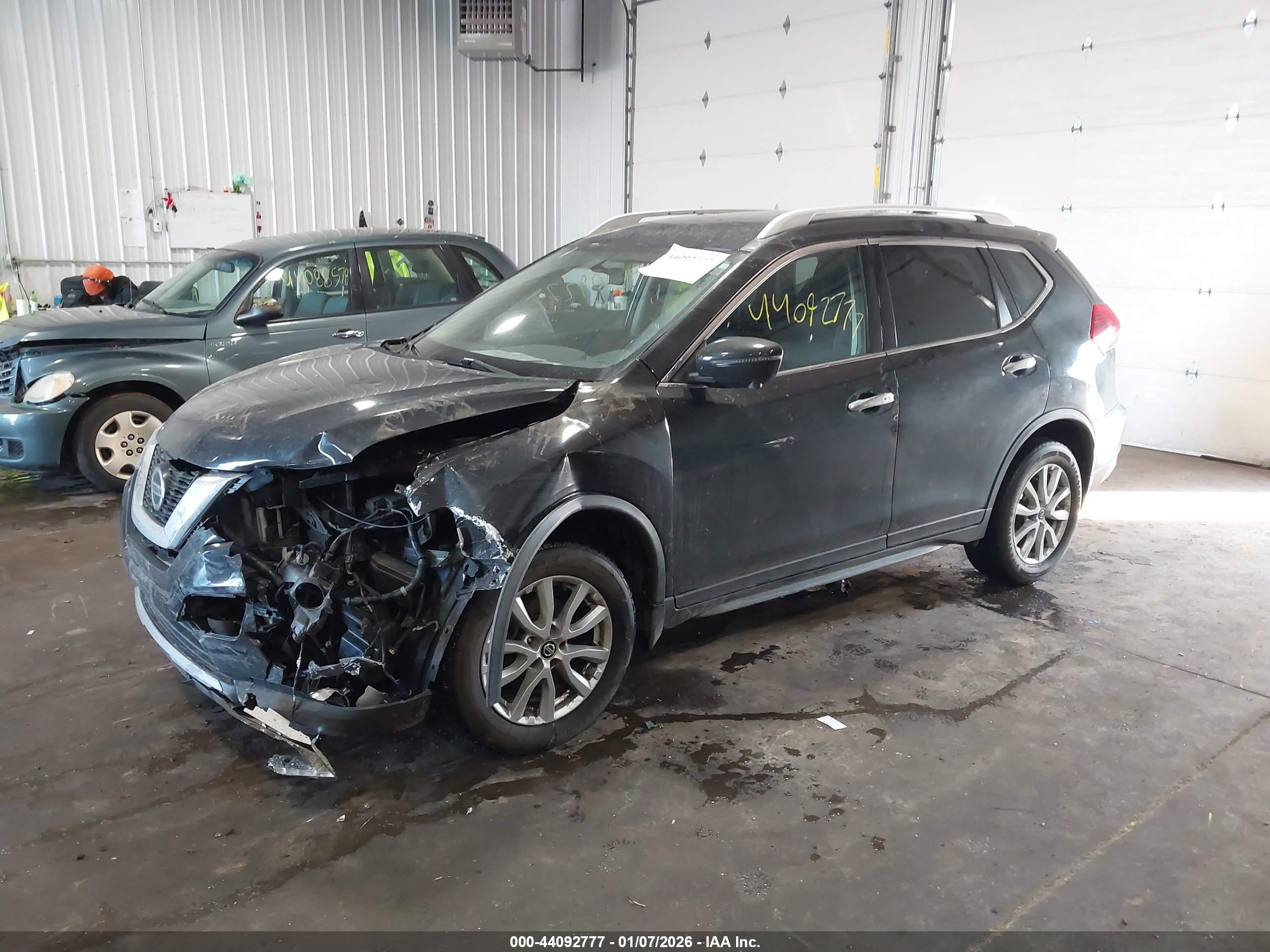 NISSAN ROGUE image 2