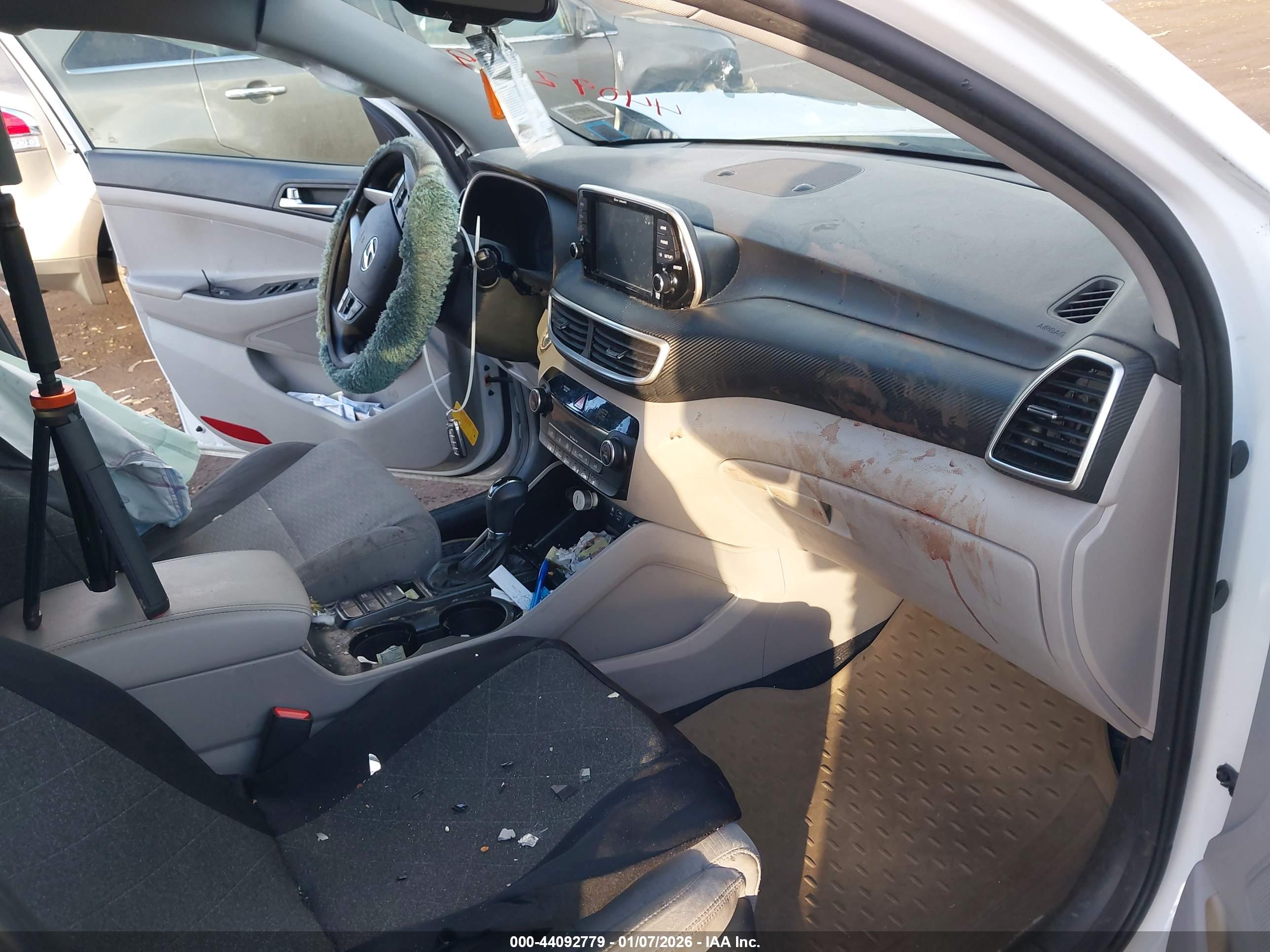 HYUNDAI TUCSON image 5