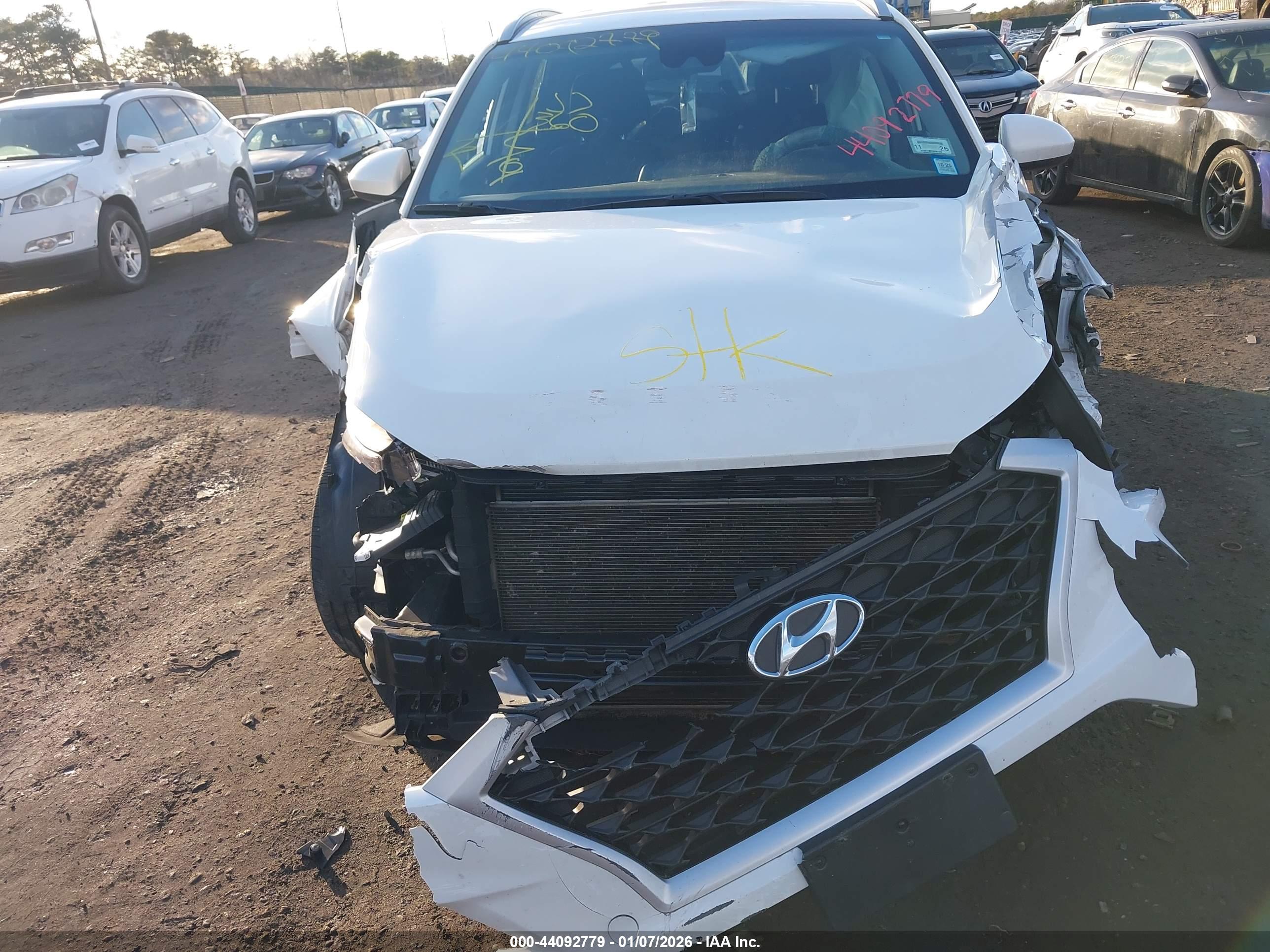 HYUNDAI TUCSON image 6