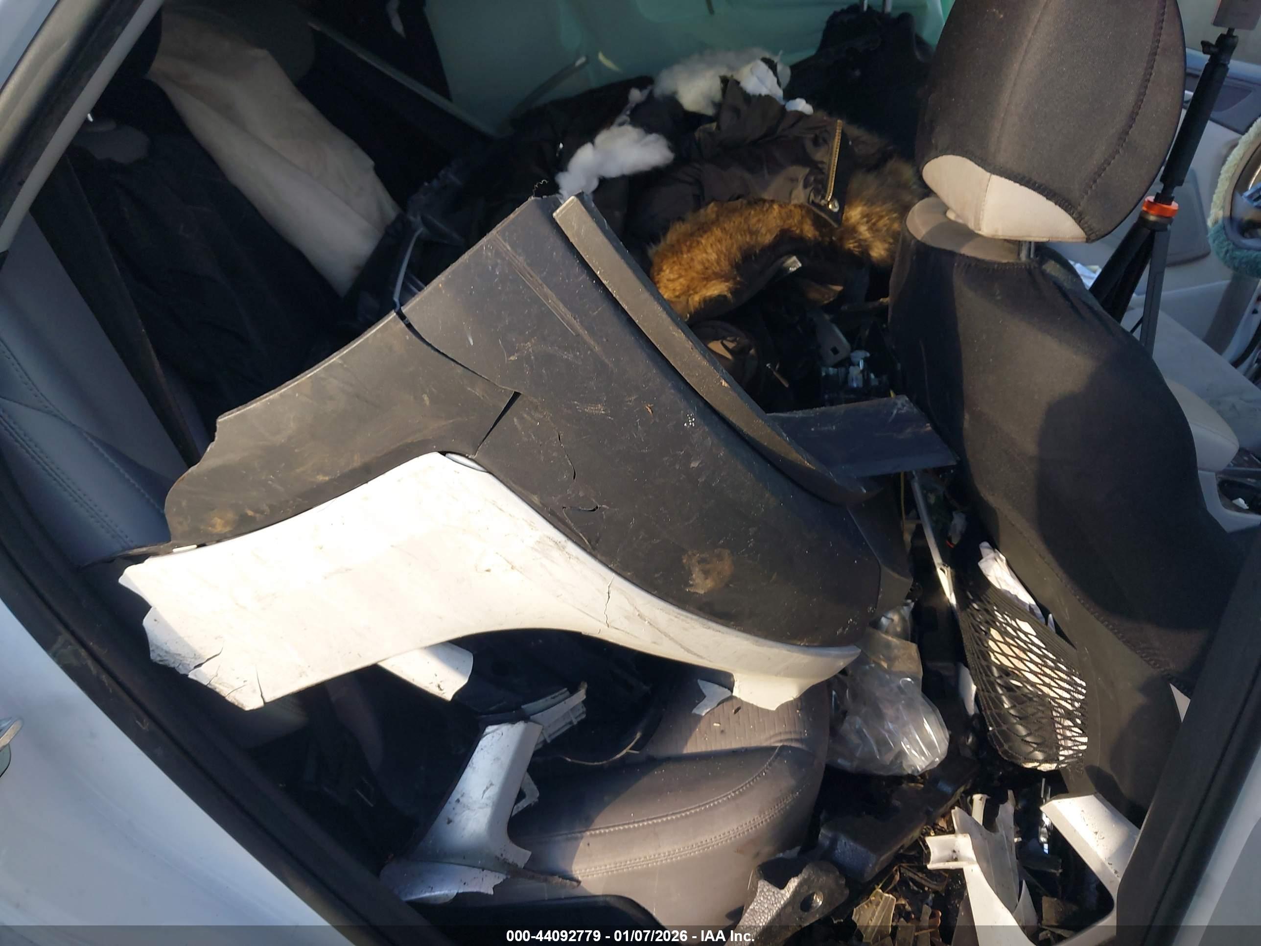 HYUNDAI TUCSON image 8