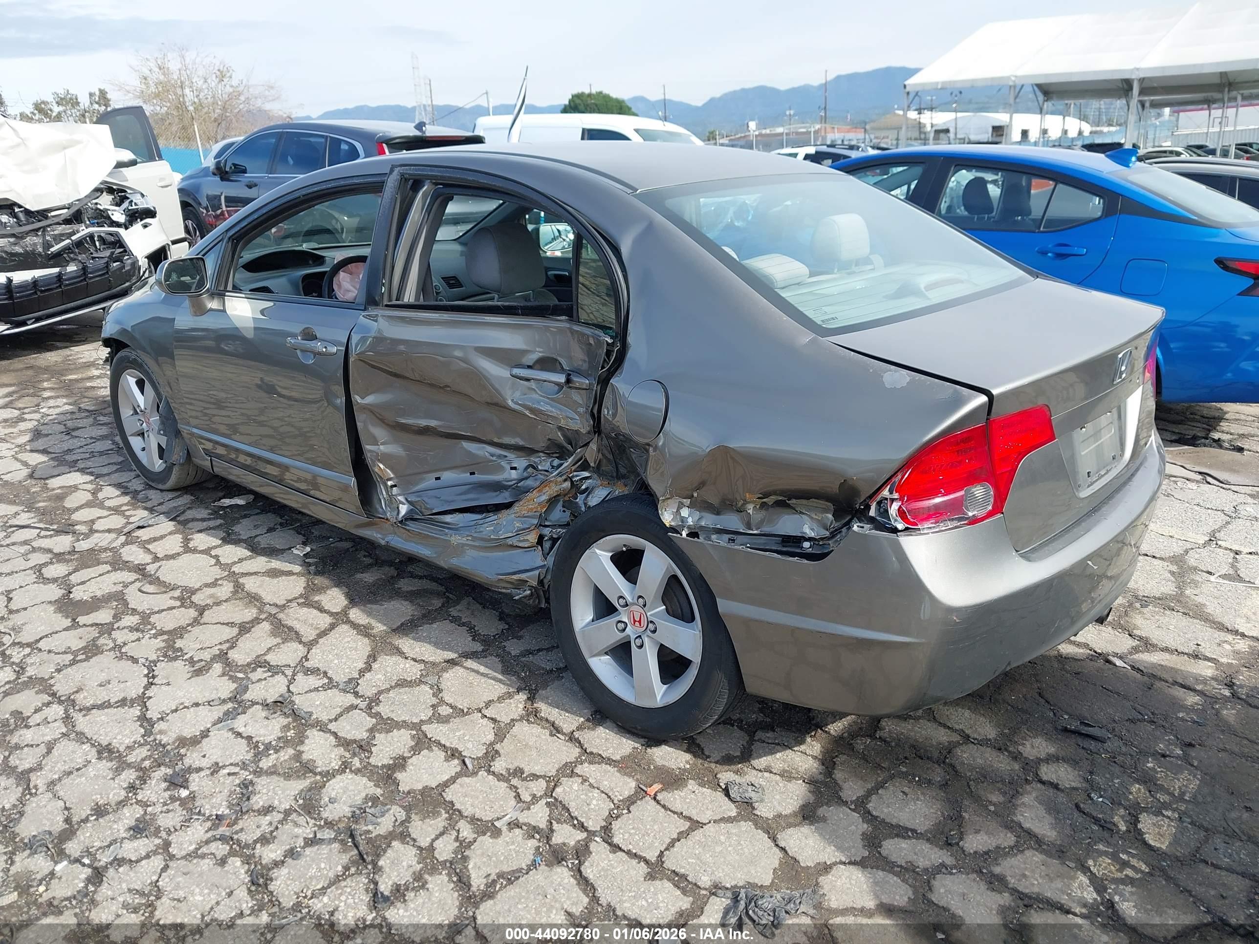 HONDA CIVIC image 3