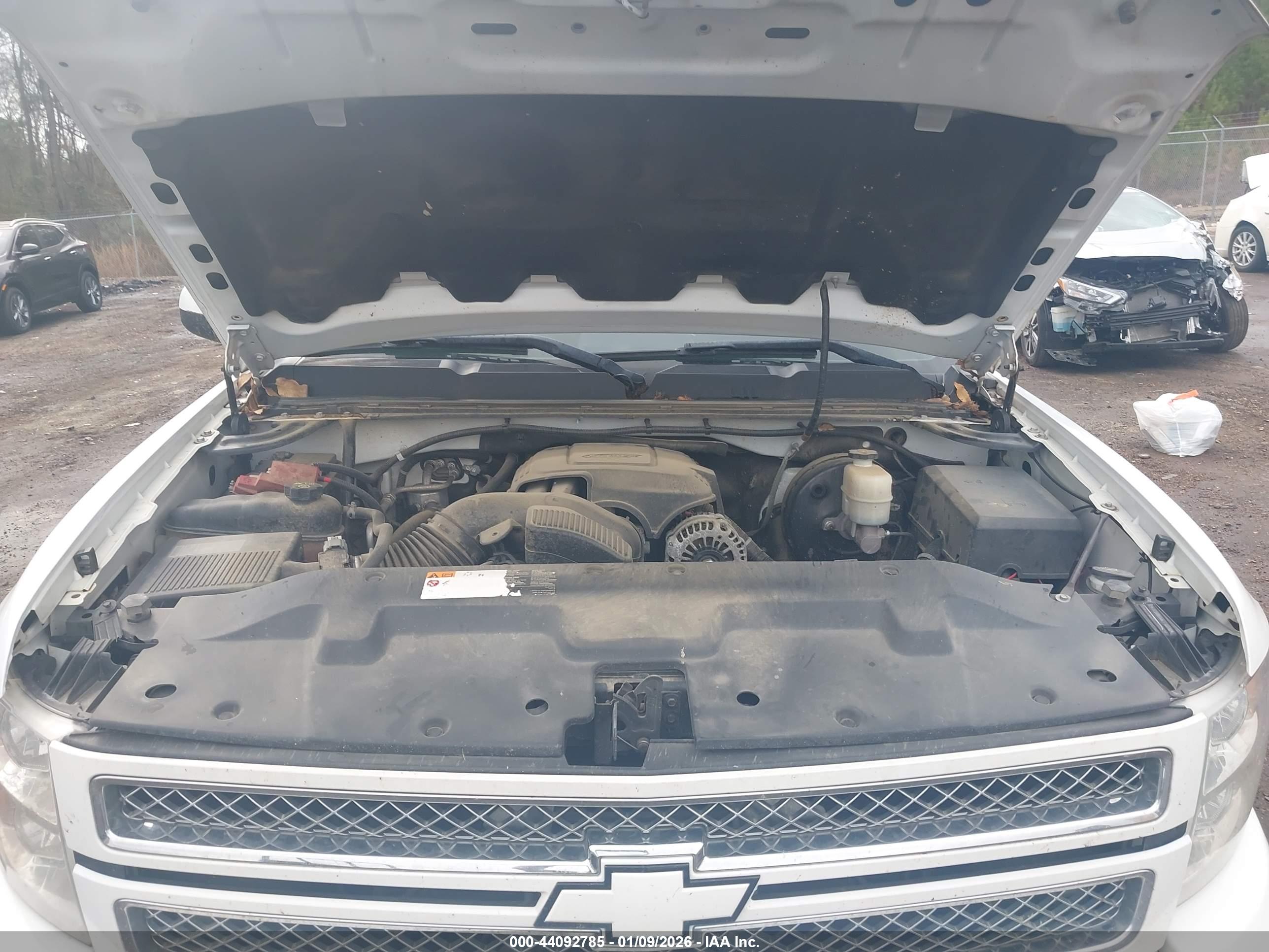 CHEVROLET SILVERADO image 10