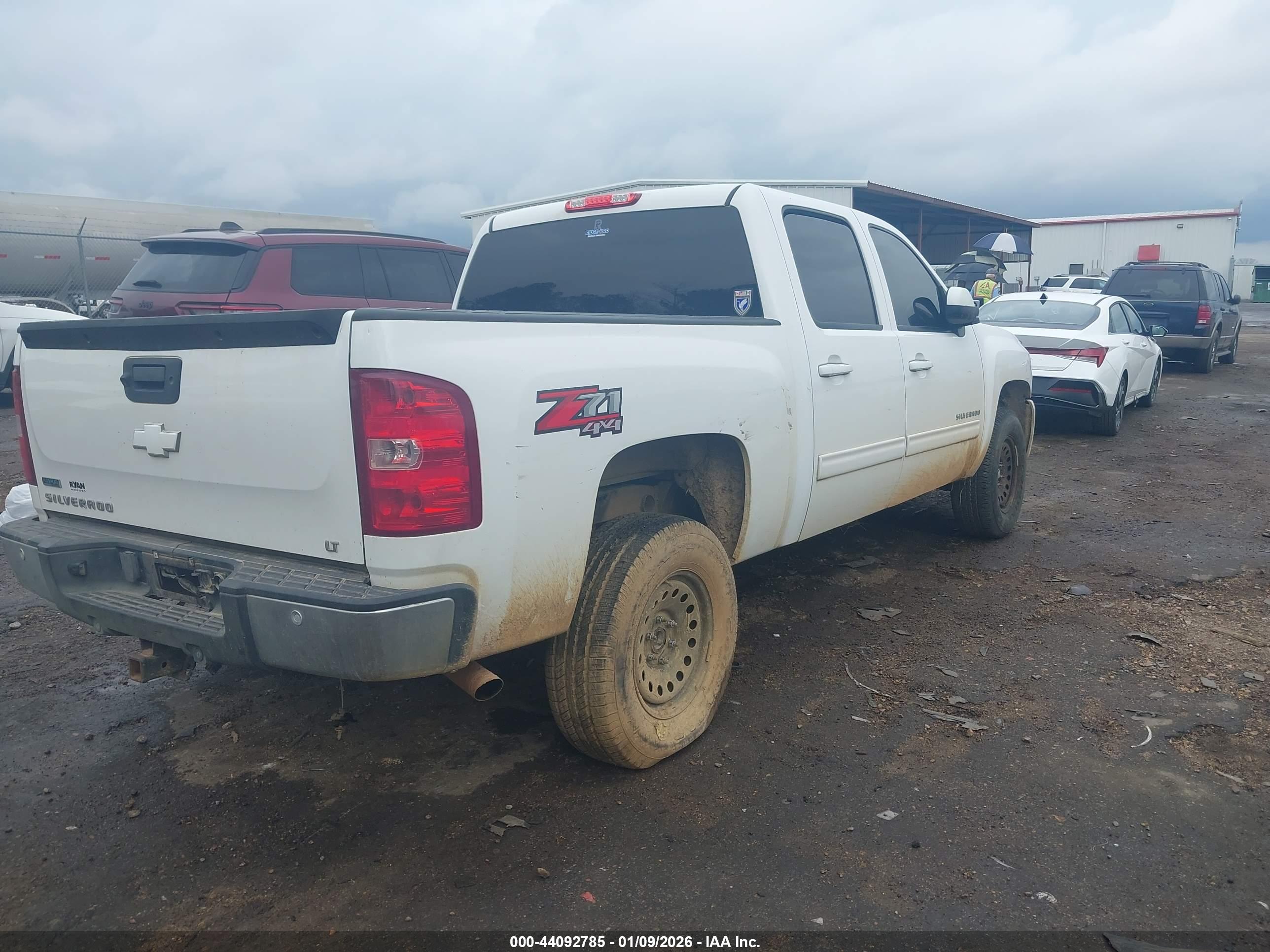 CHEVROLET SILVERADO image 4