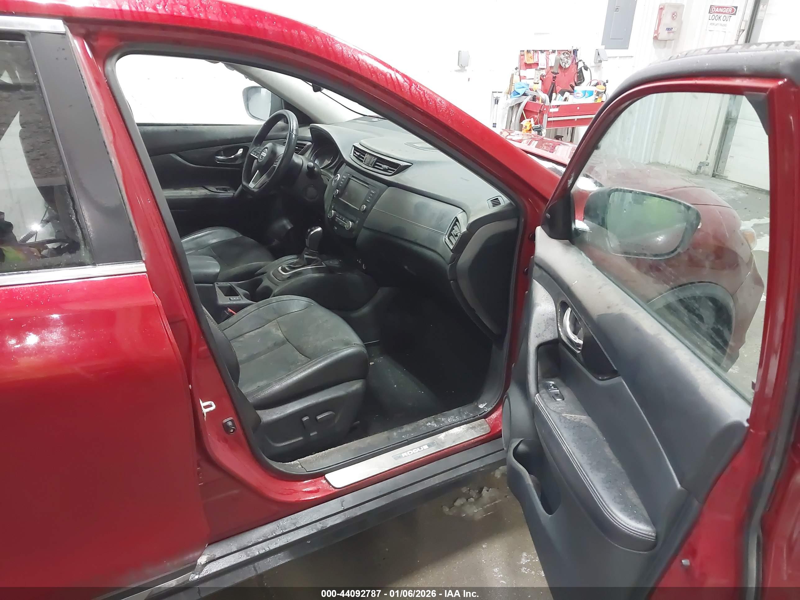 NISSAN ROGUE image 5