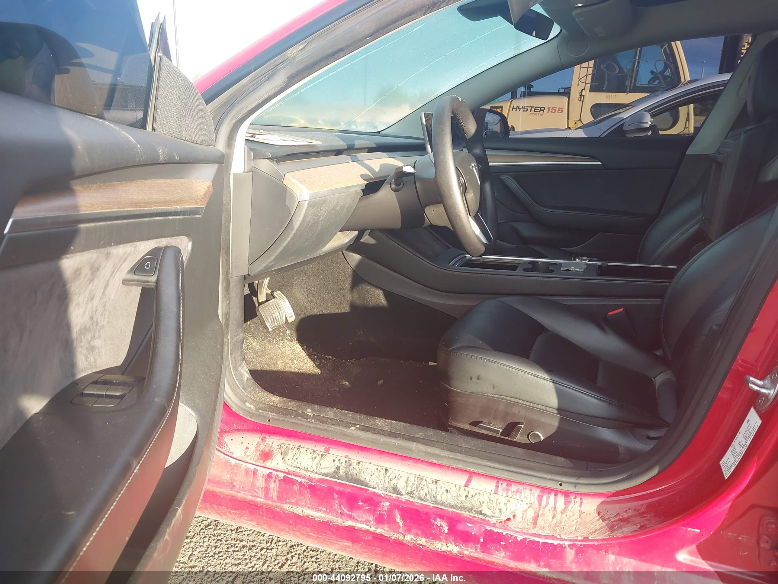 TESLA MODEL image 5