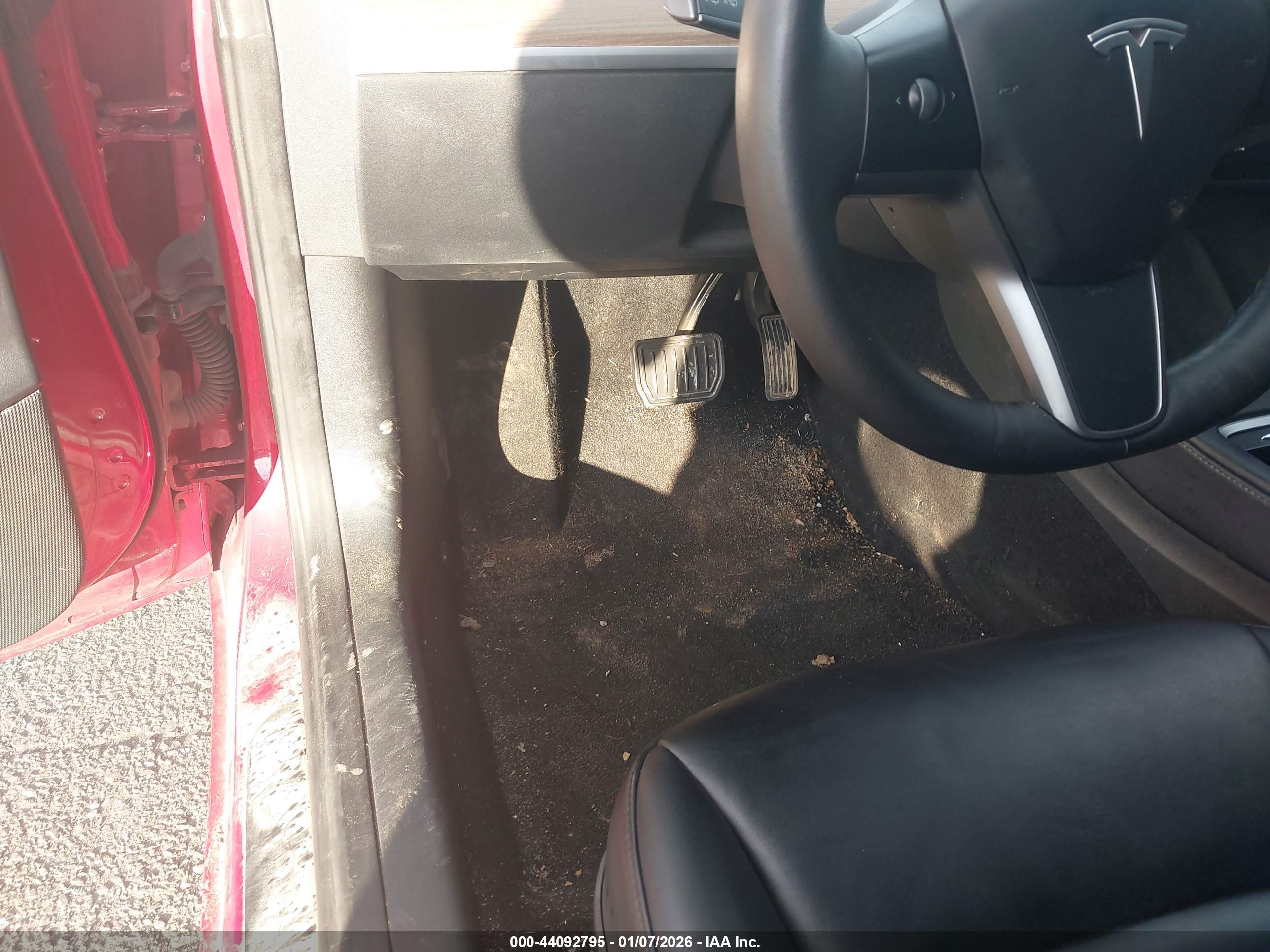 TESLA MODEL image 6