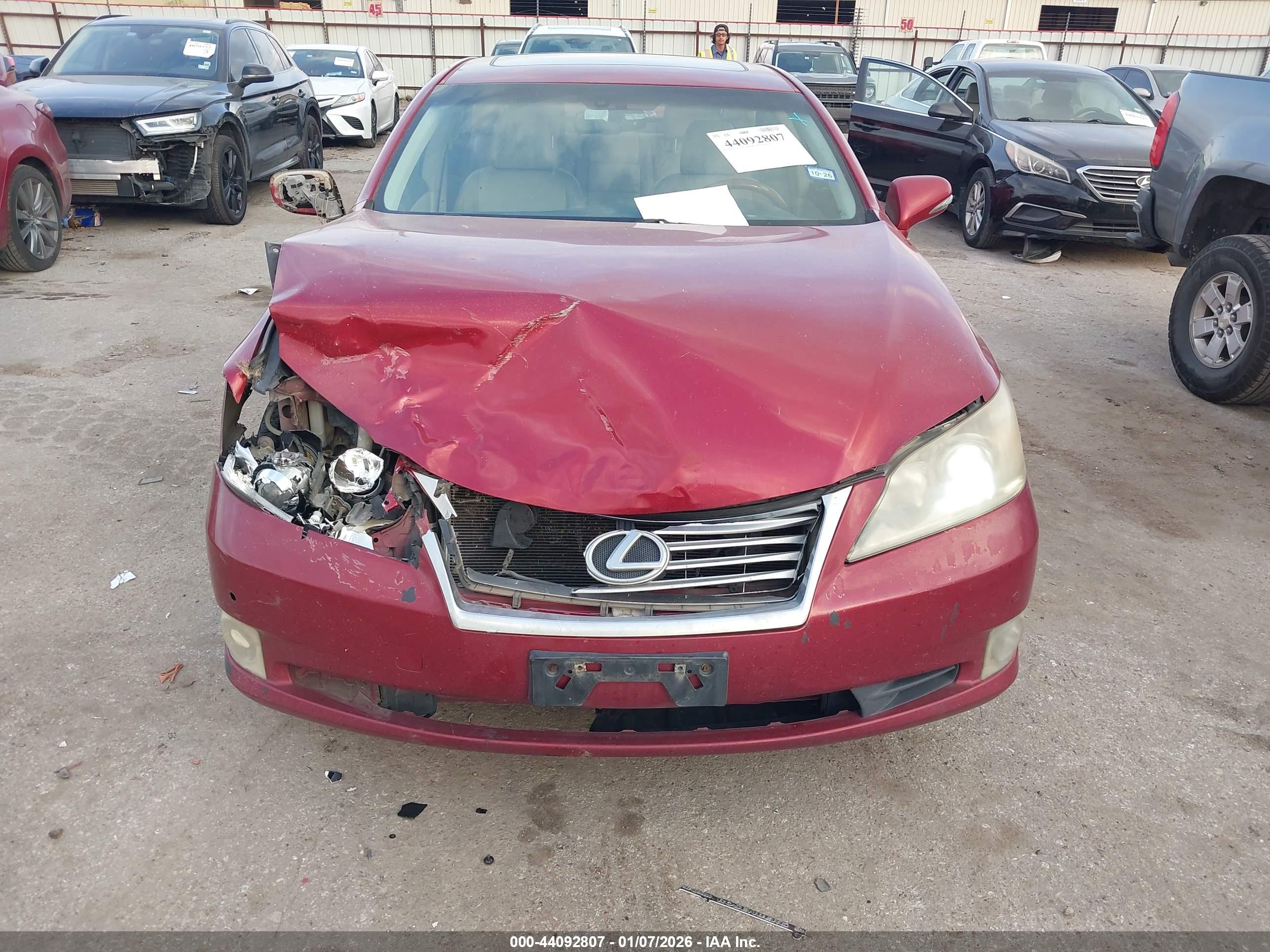 LEXUS ES image 6