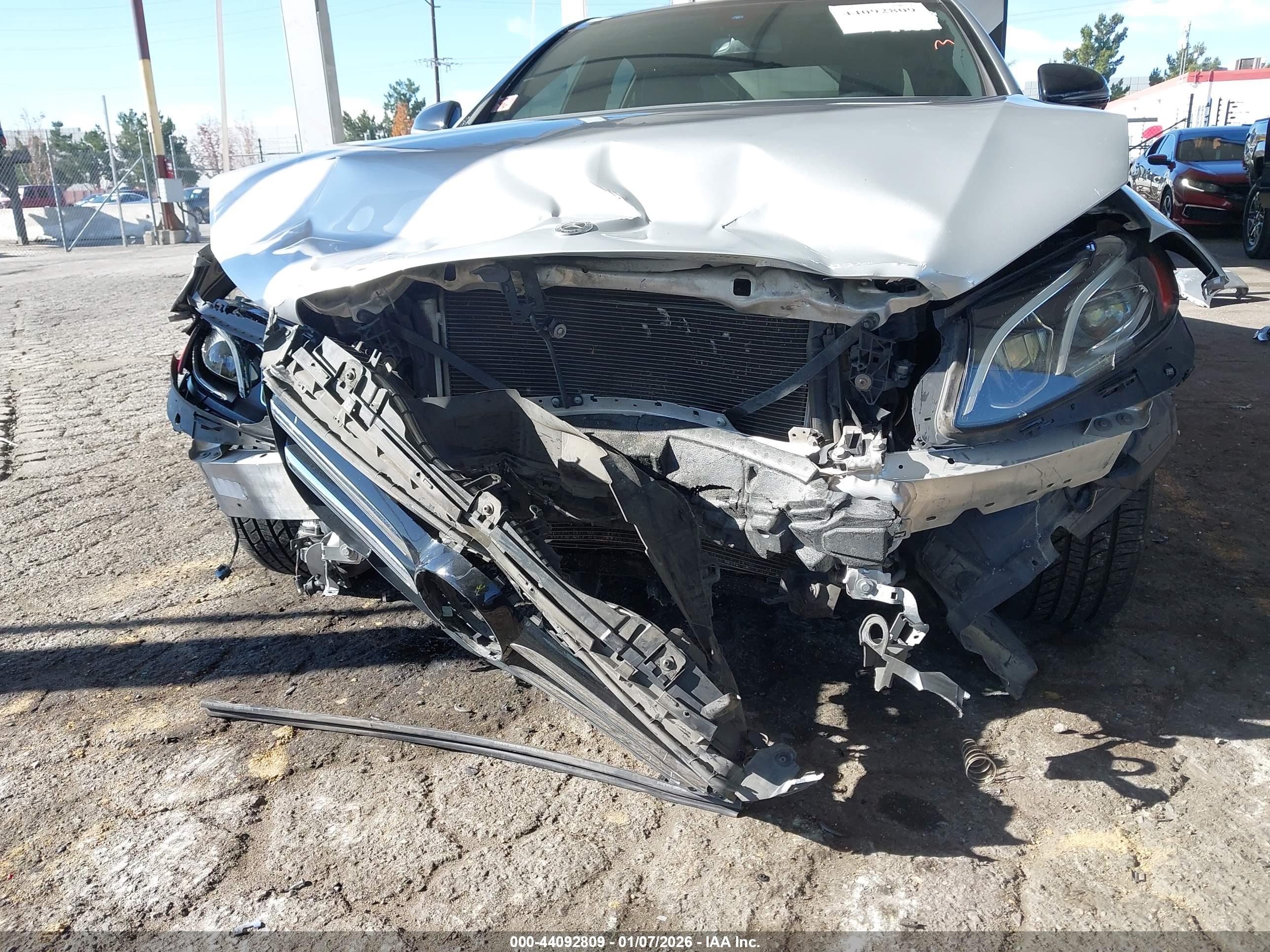 MERCEDES-BENZ E image 6