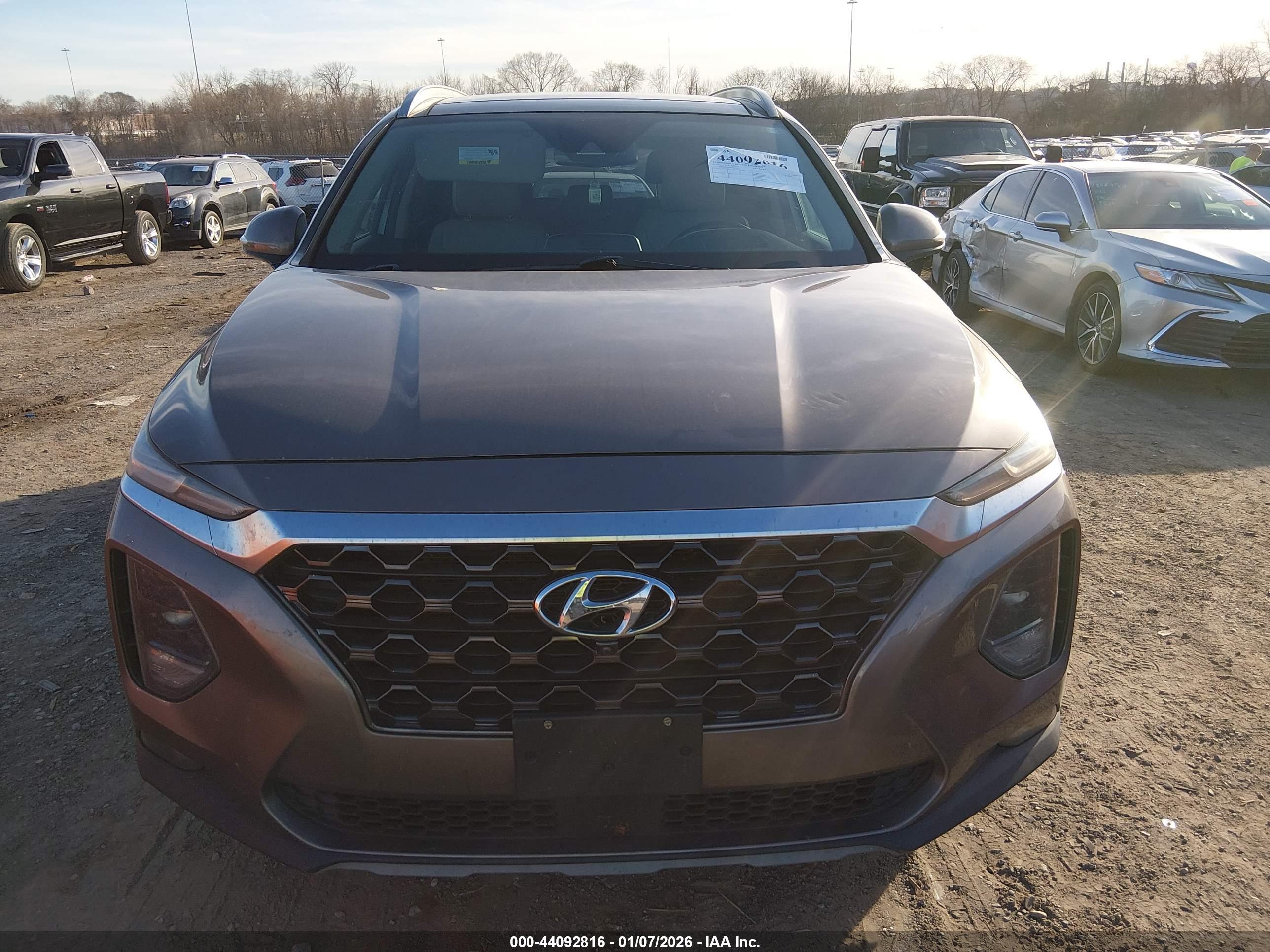 HYUNDAI SANTA image 6
