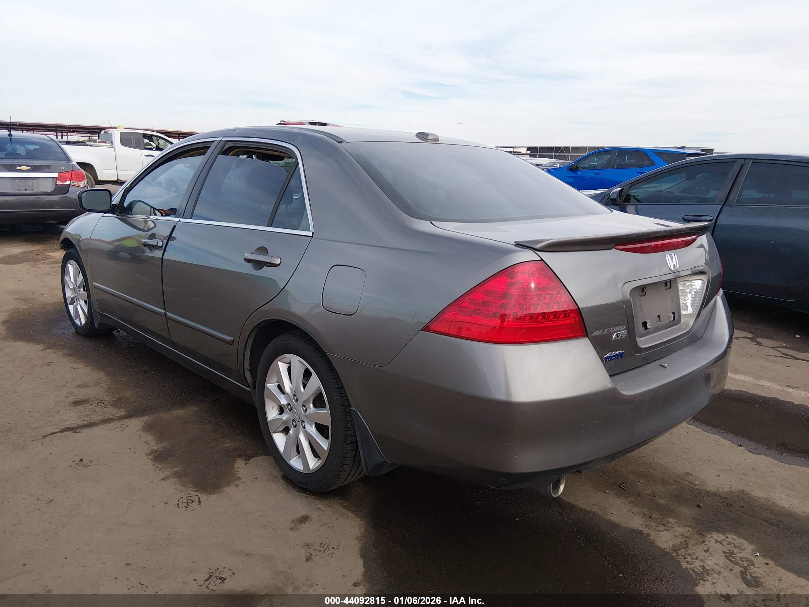 HONDA ACCORD image 3