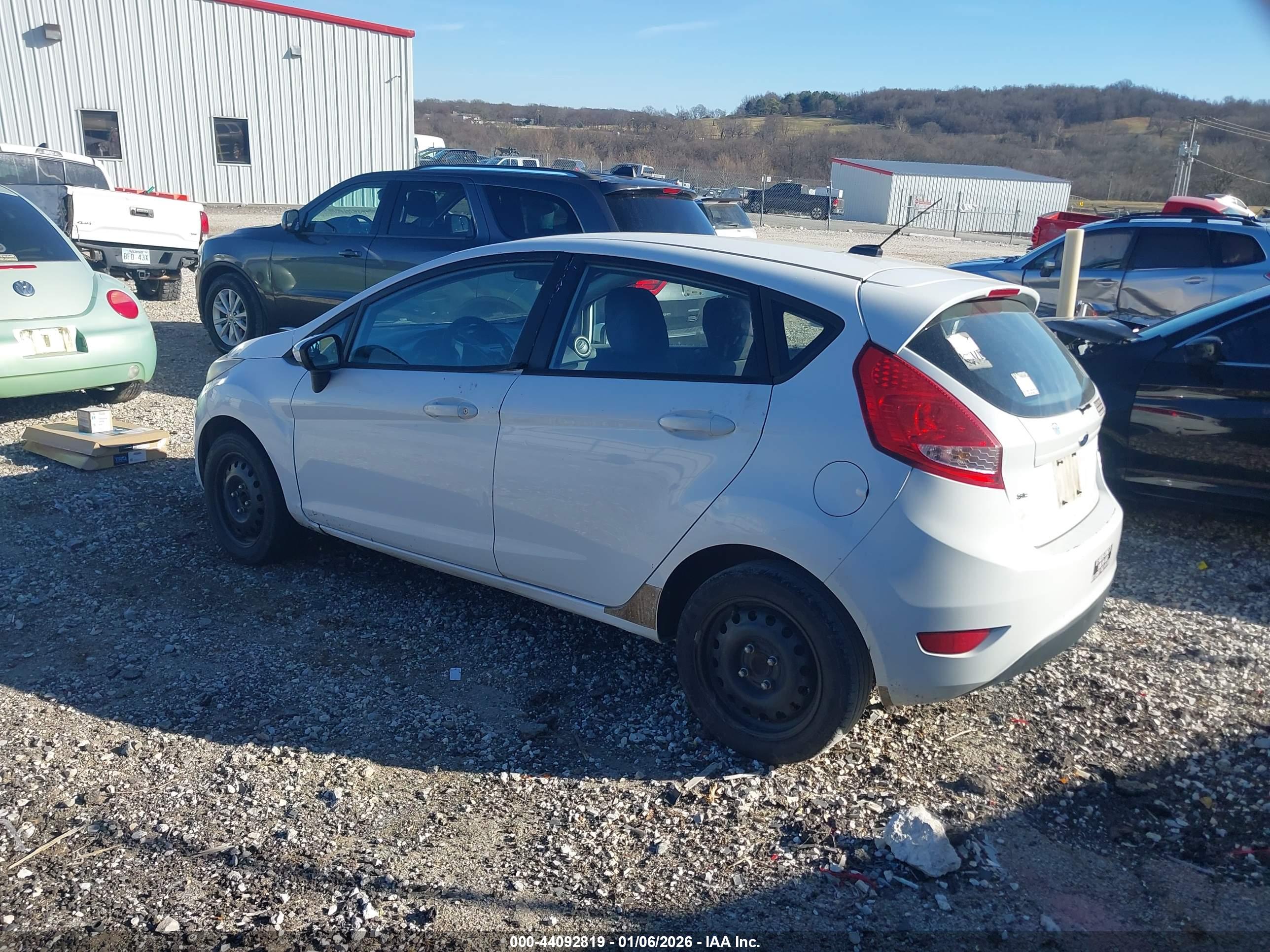 FORD FIESTA image 3