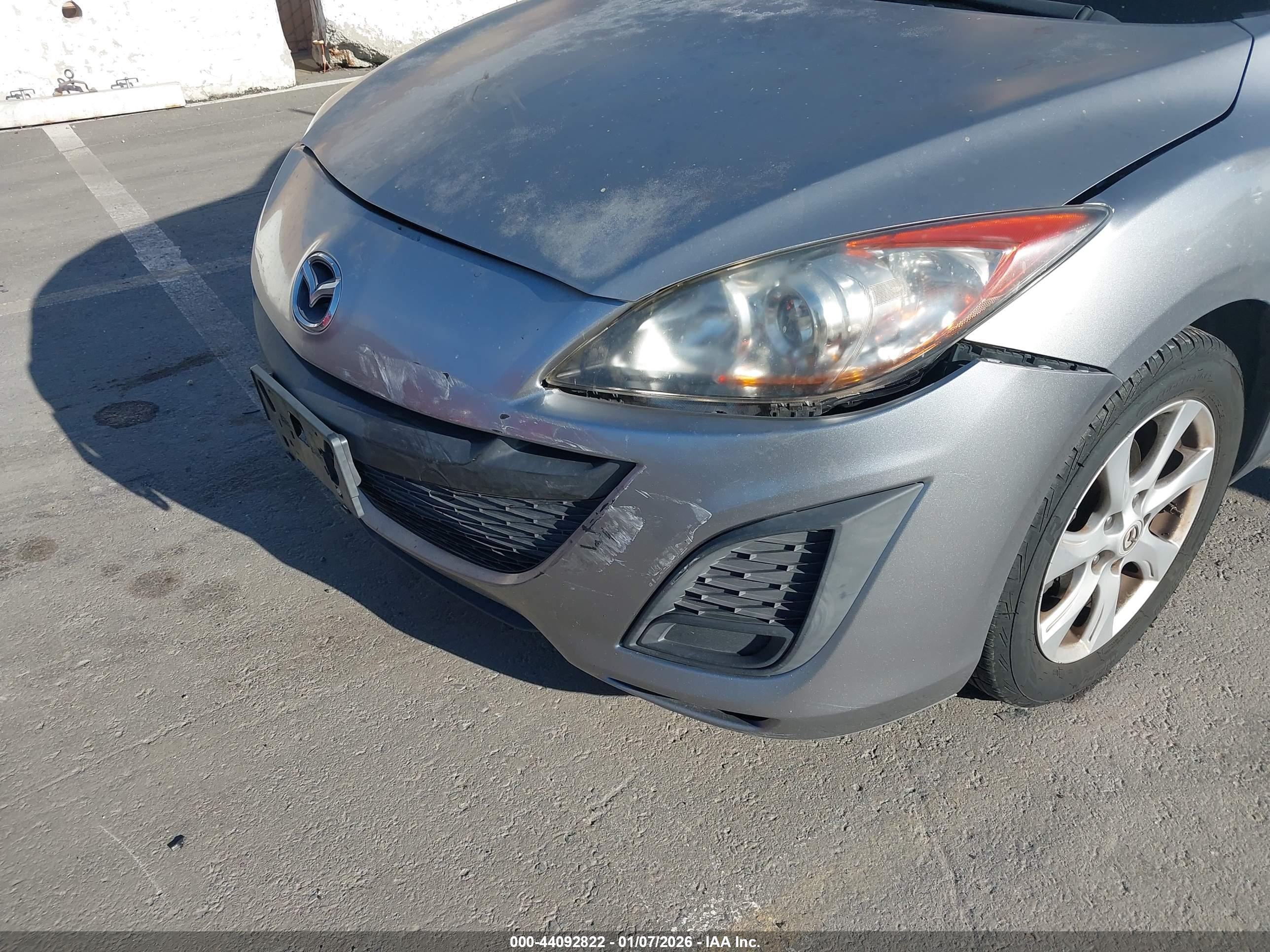 MAZDA MAZDA3 image 6