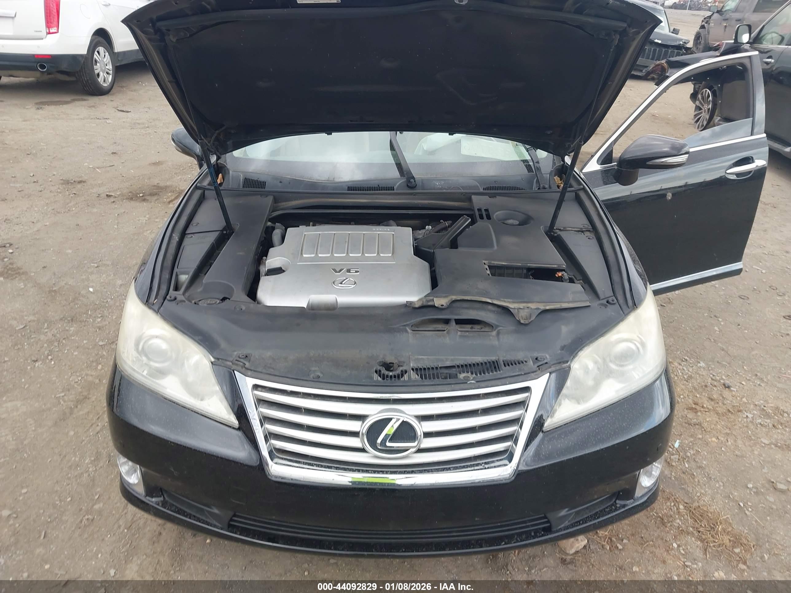 LEXUS ES image 10