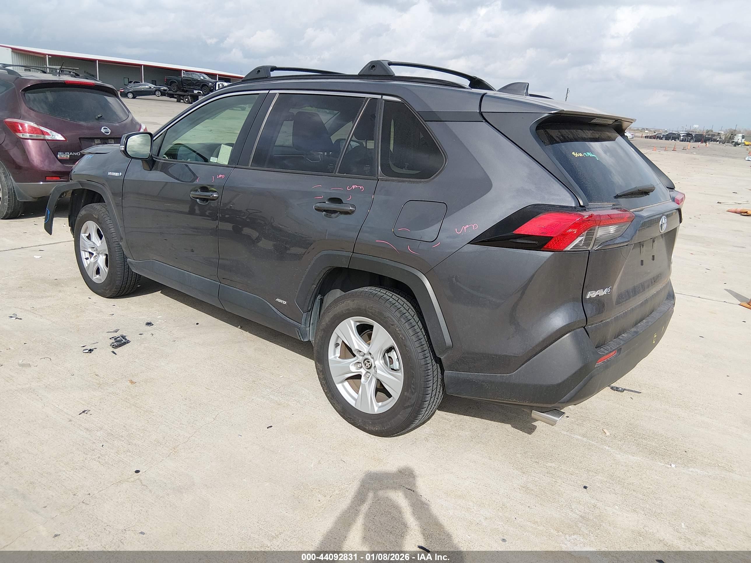 TOYOTA RAV4 image 3