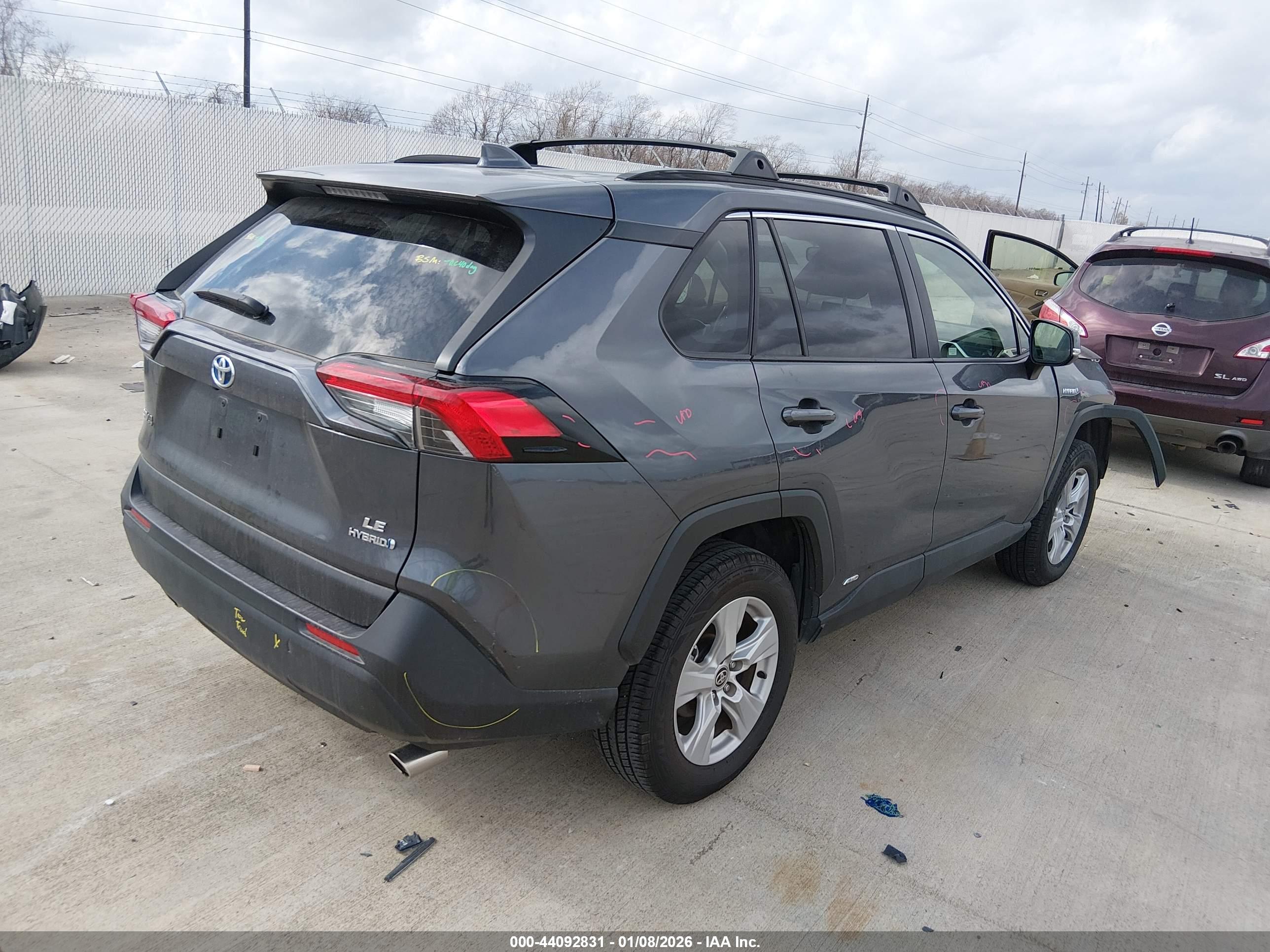 TOYOTA RAV4 image 4