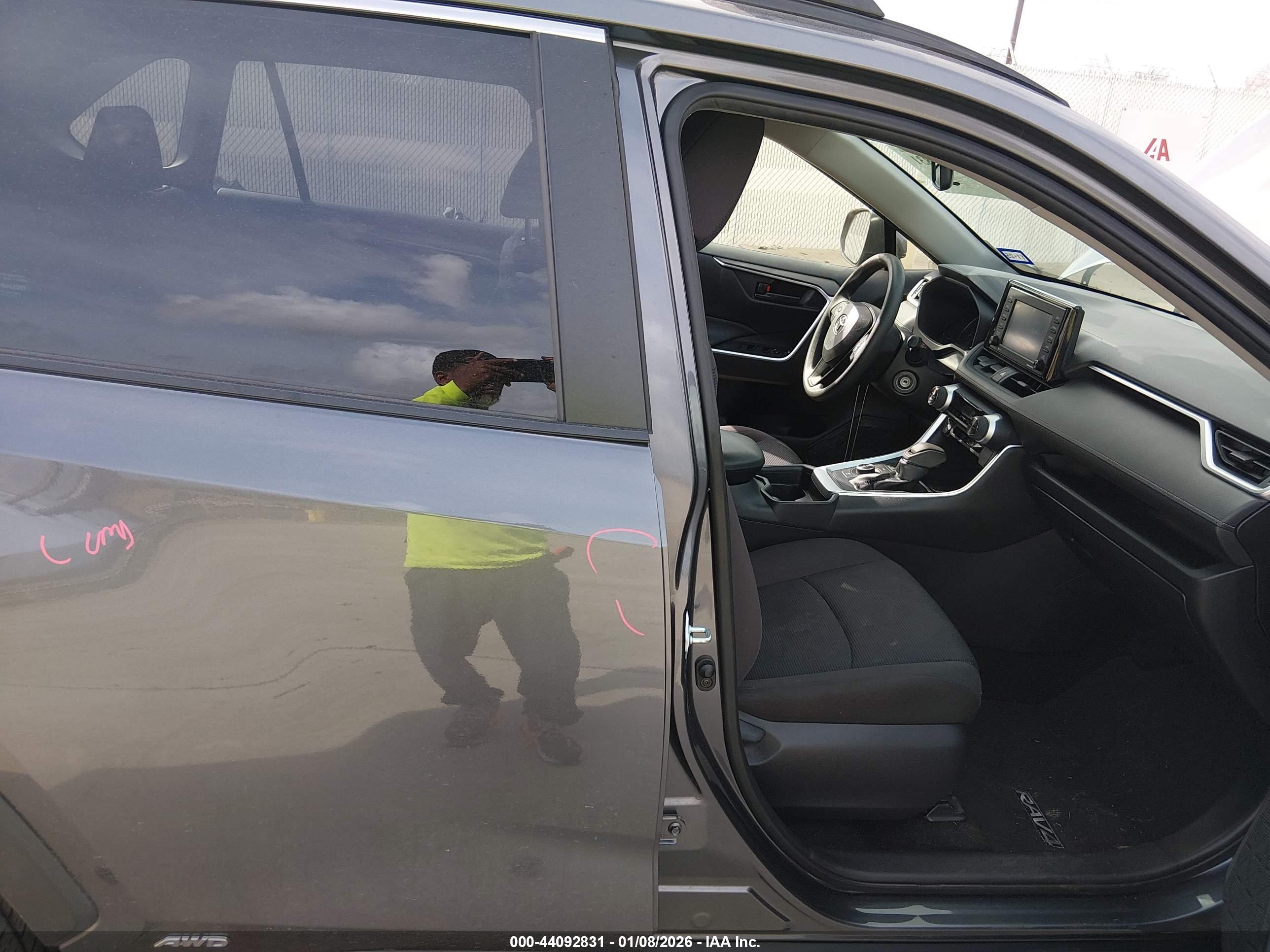 TOYOTA RAV4 image 5