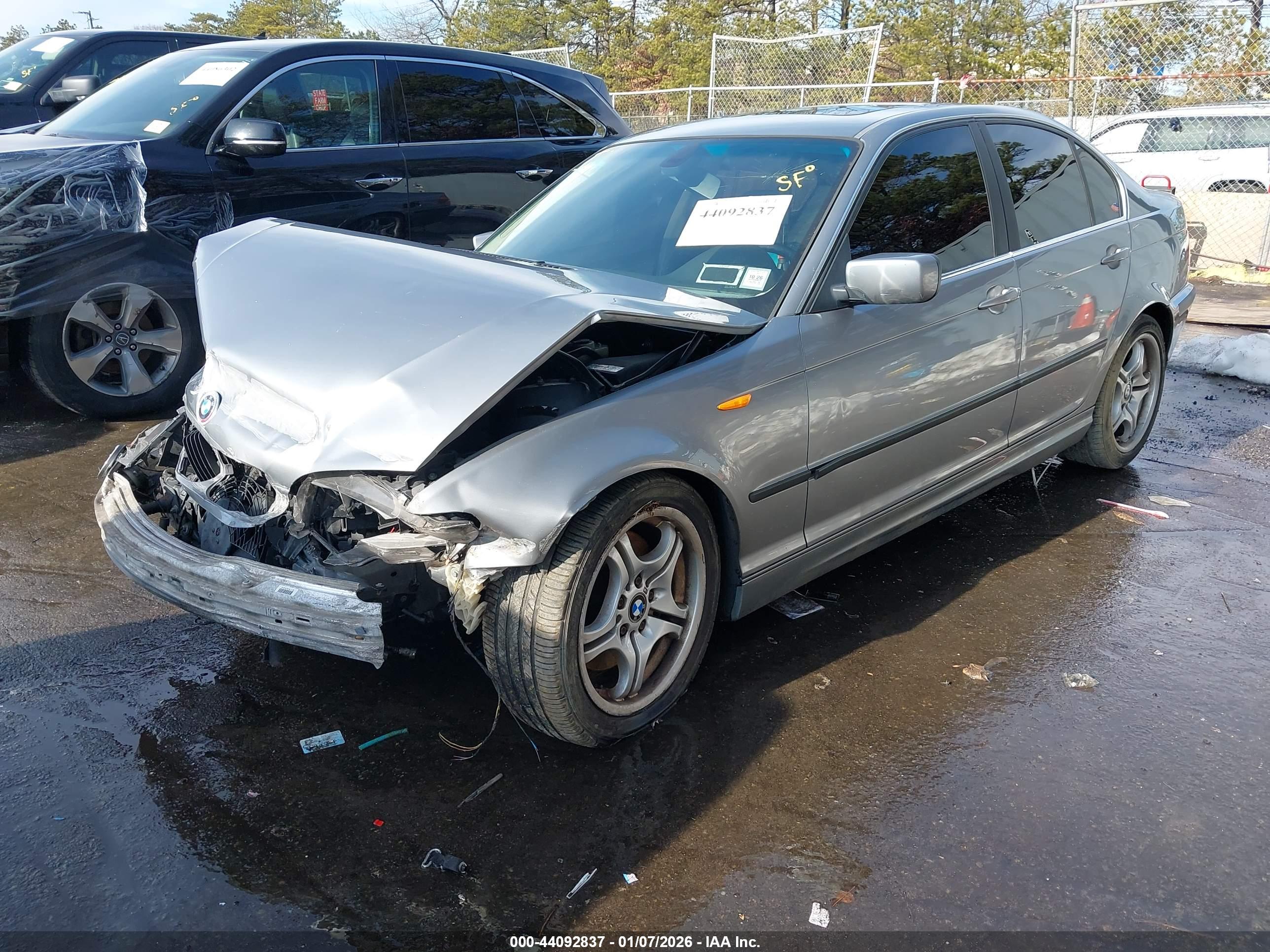 BMW 330I image 2