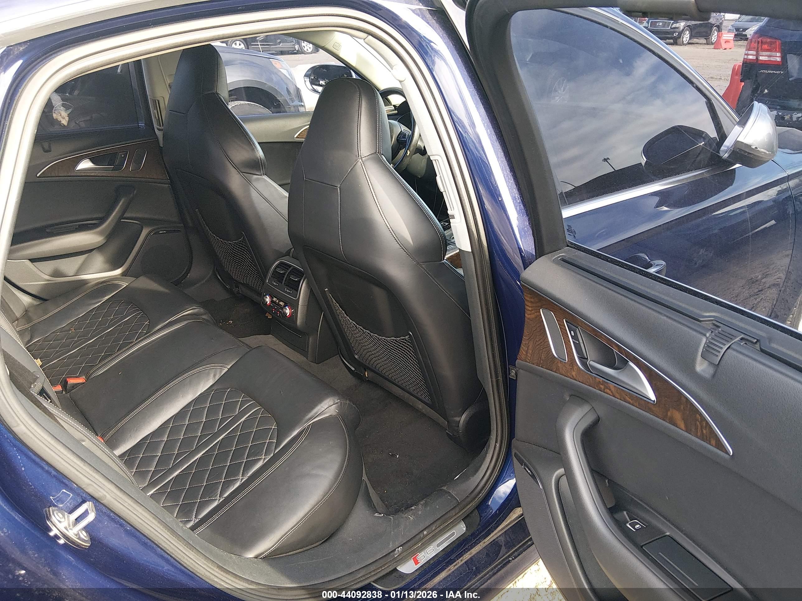 AUDI S6 image 8