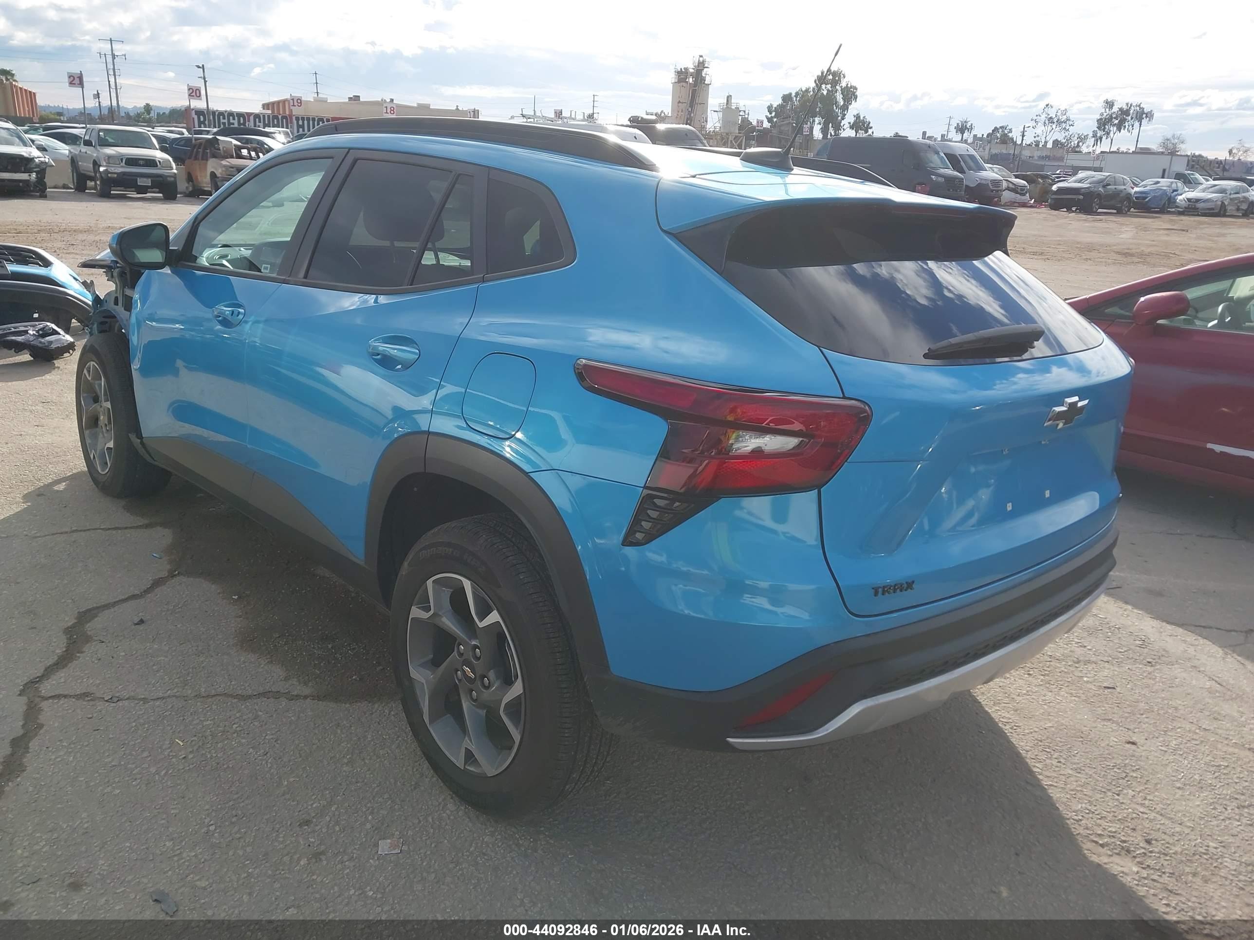 CHEVROLET TRAX image 3