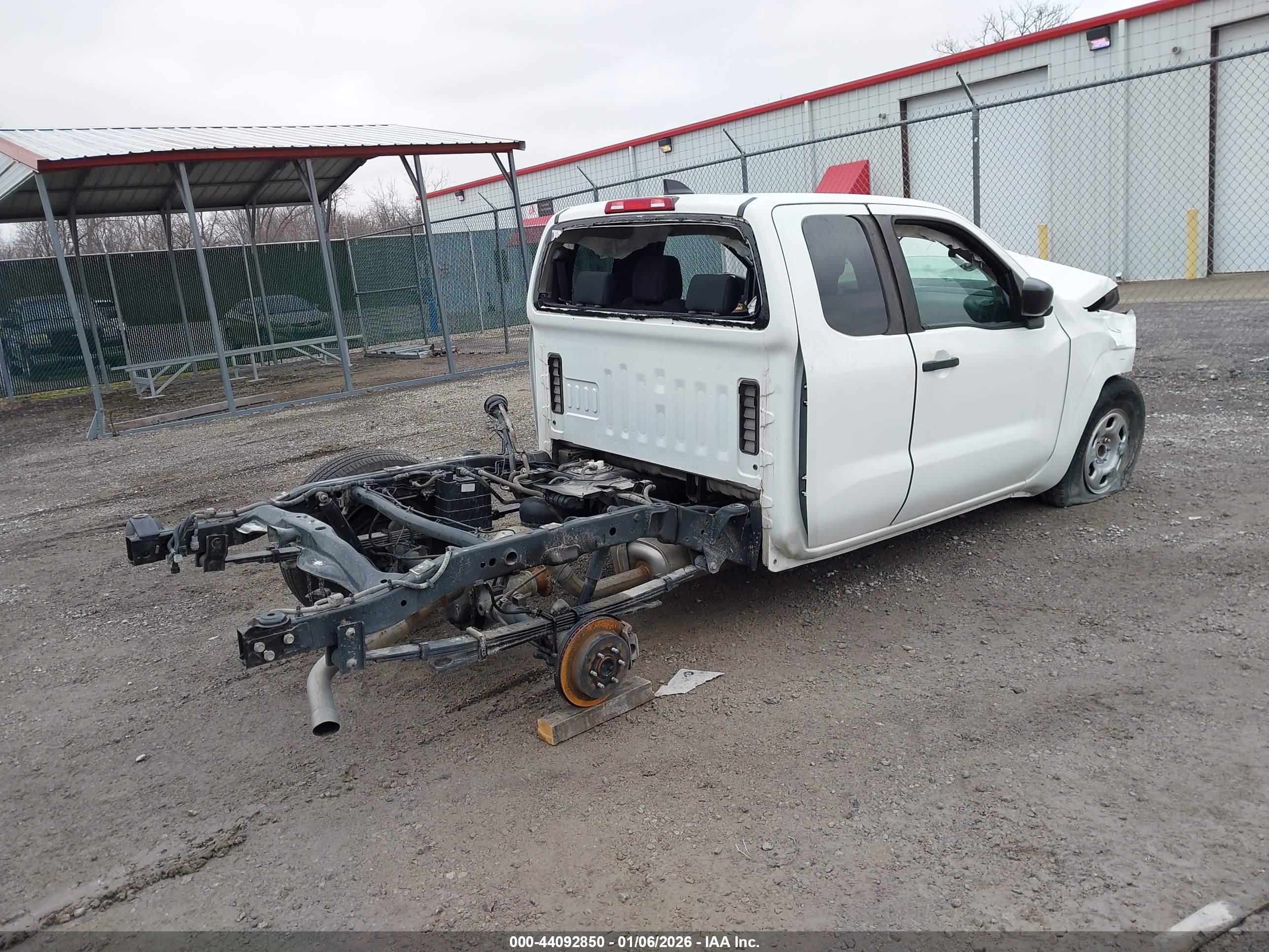 NISSAN FRONTIER image 4