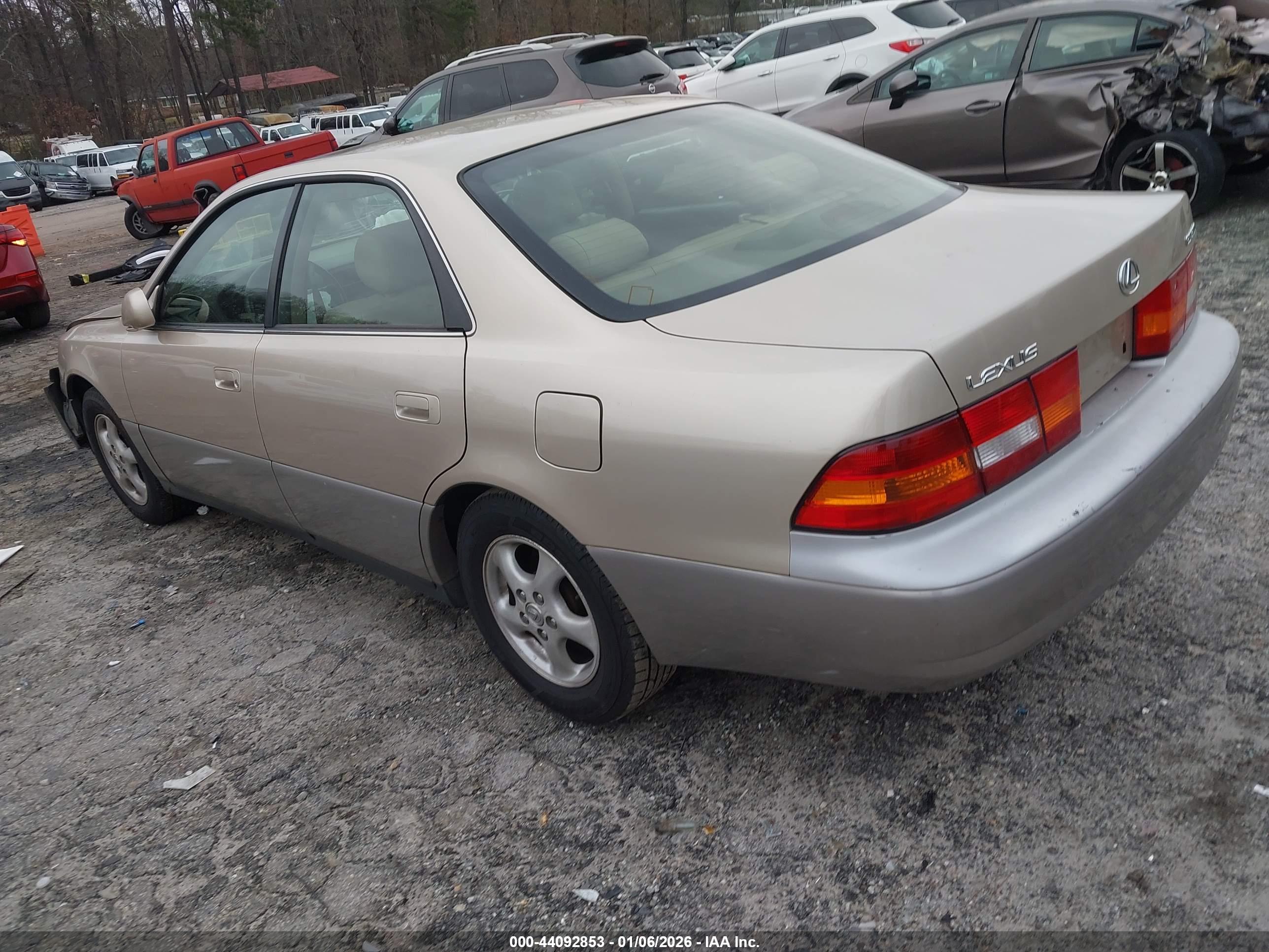 LEXUS ES image 3