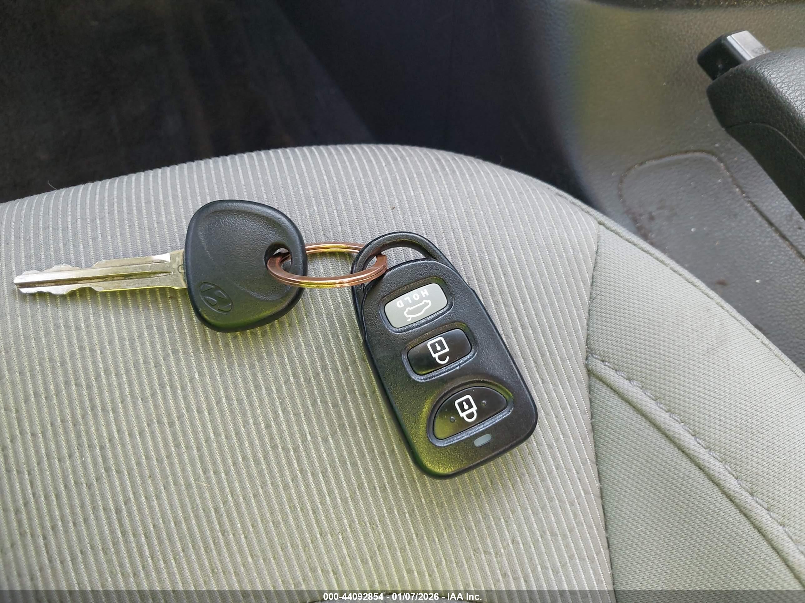 HYUNDAI ELANTRA image 11