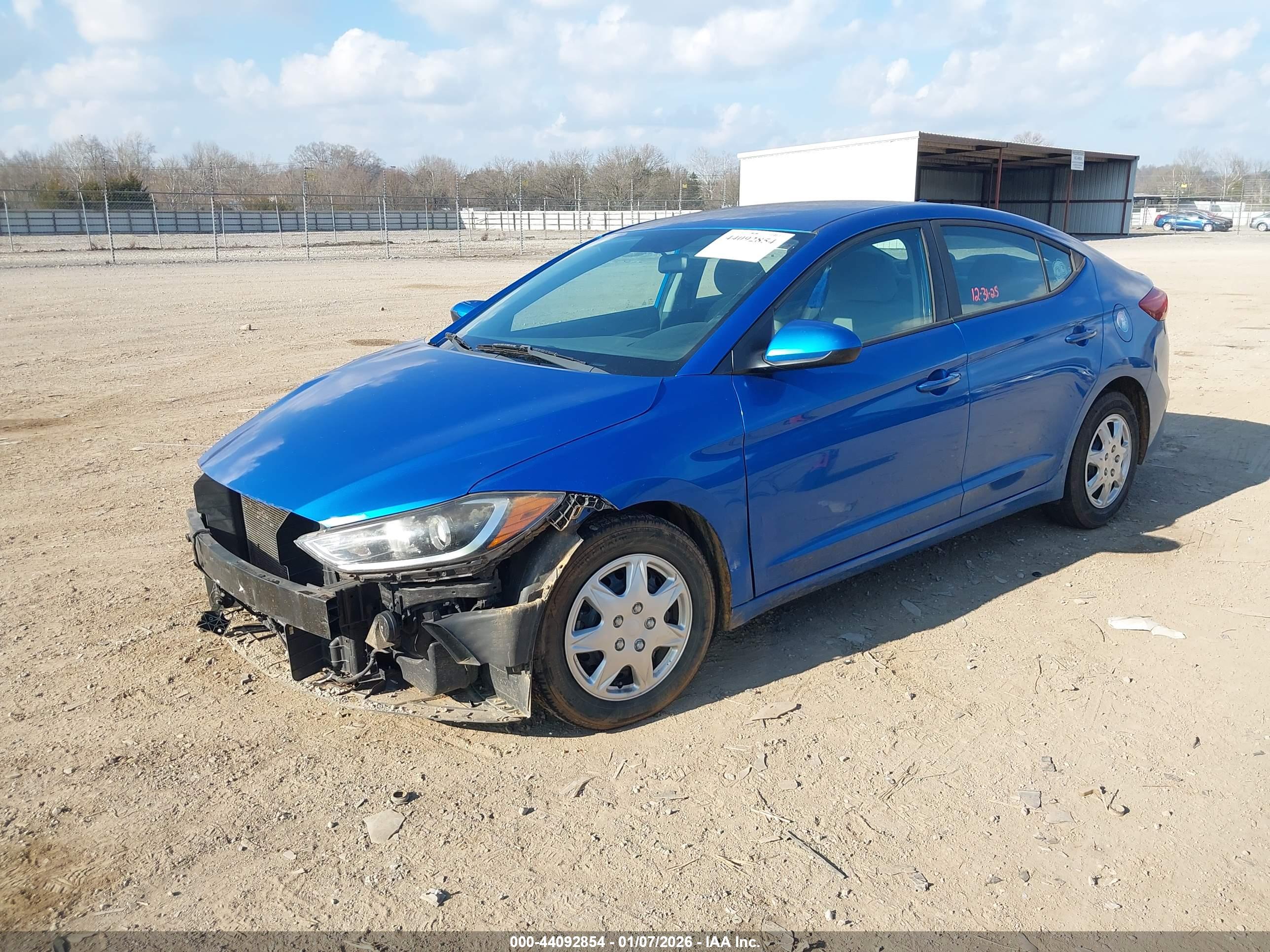 HYUNDAI ELANTRA image 2