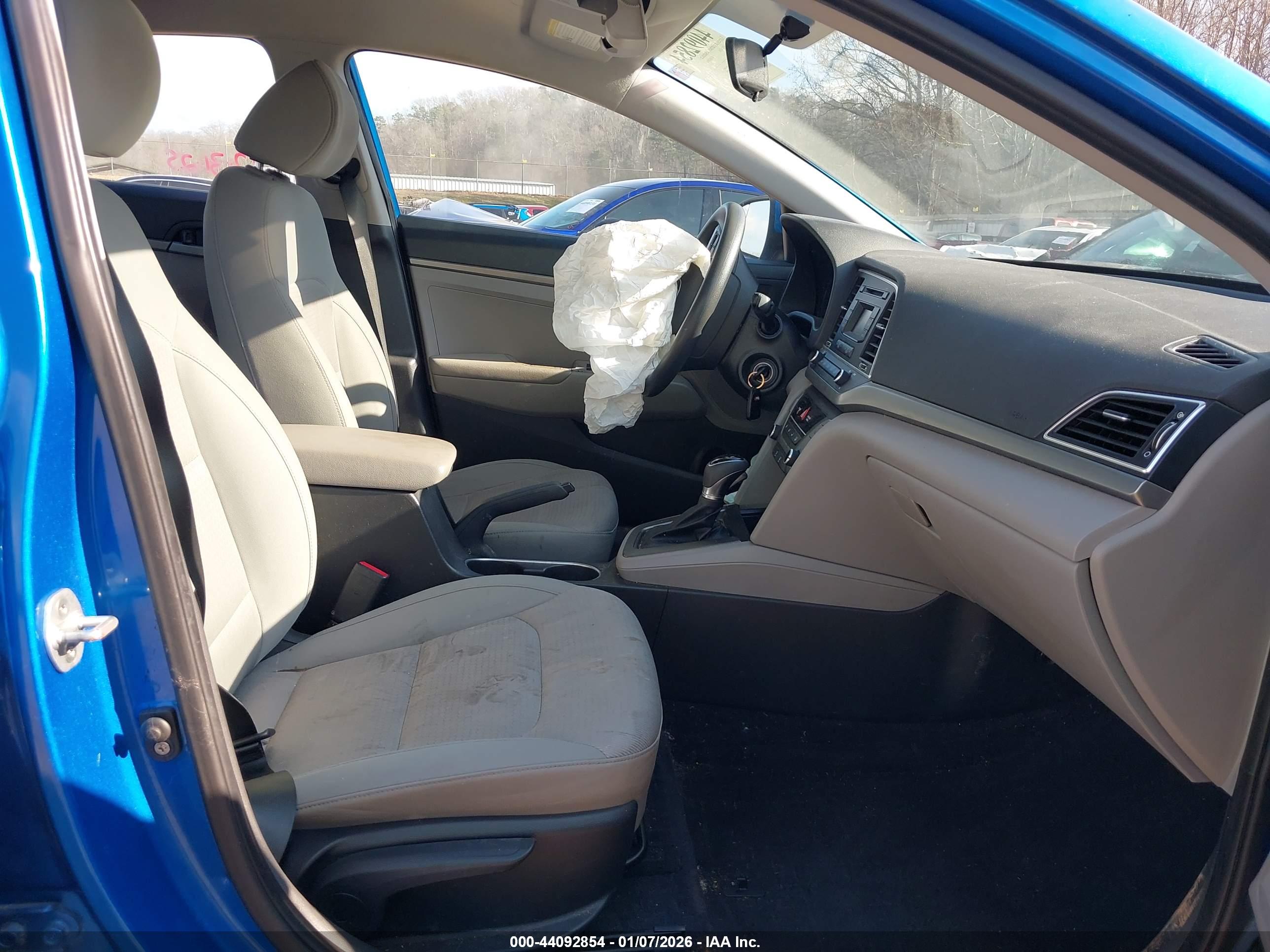 HYUNDAI ELANTRA image 5
