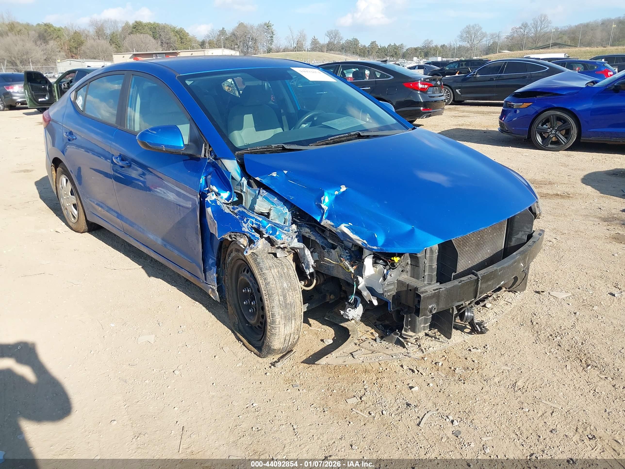 HYUNDAI ELANTRA image 6