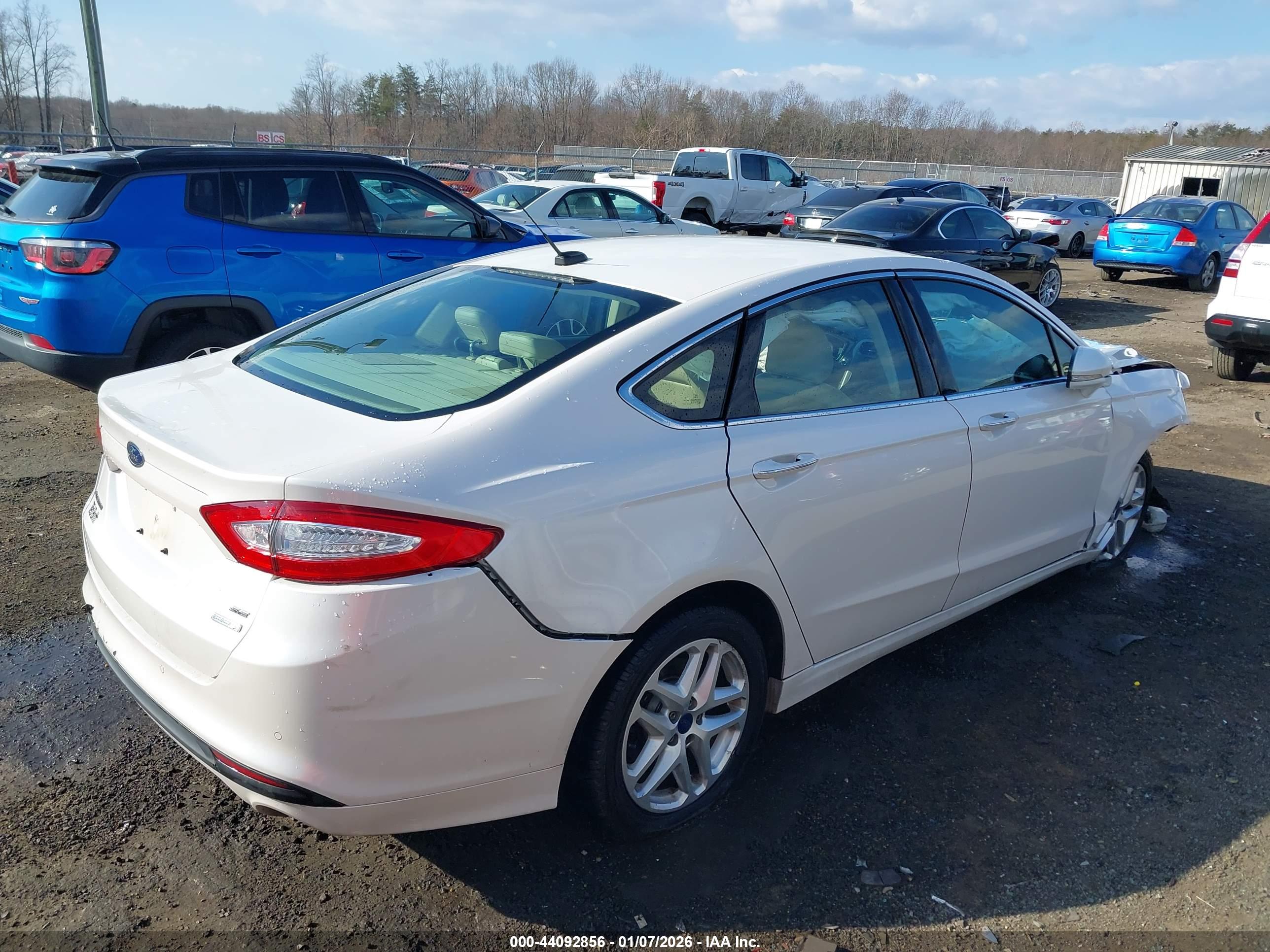 FORD FUSION image 4
