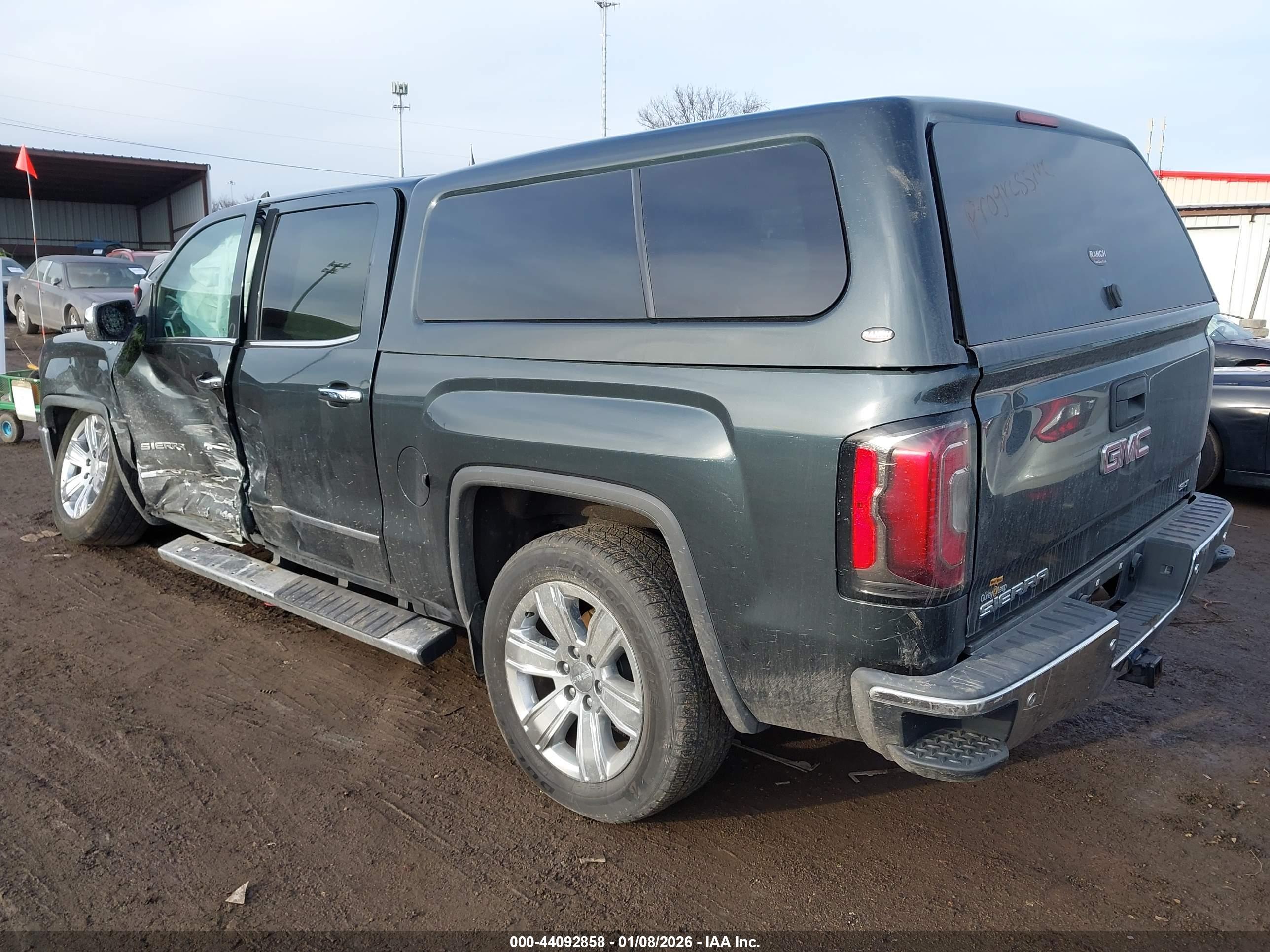 GMC SIERRA image 3