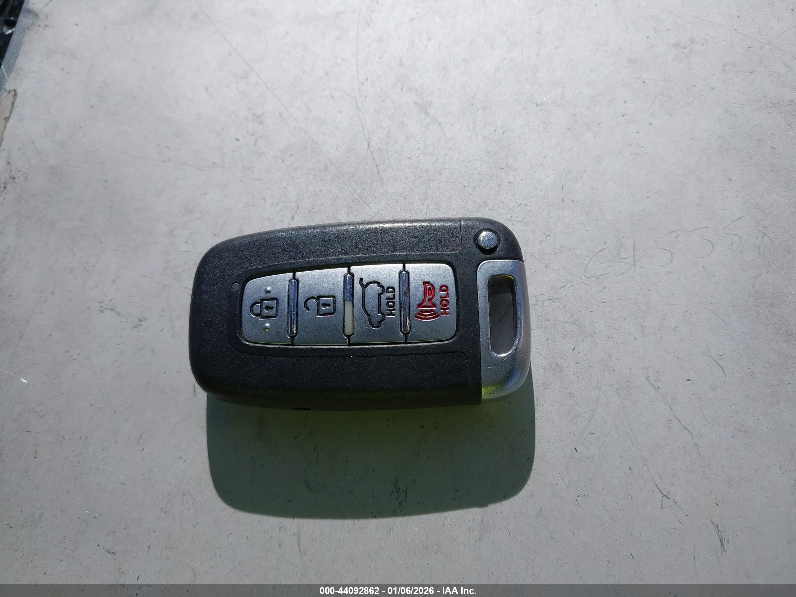 HYUNDAI VELOSTER image 11