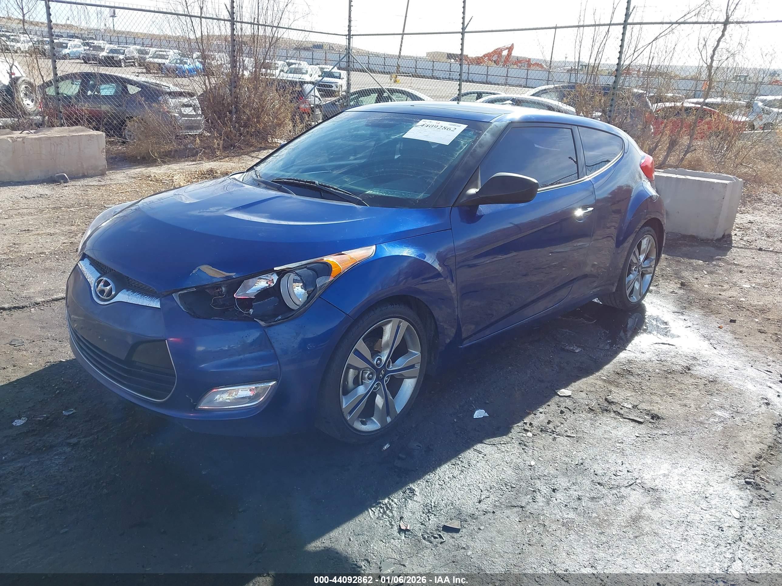 HYUNDAI VELOSTER image 2