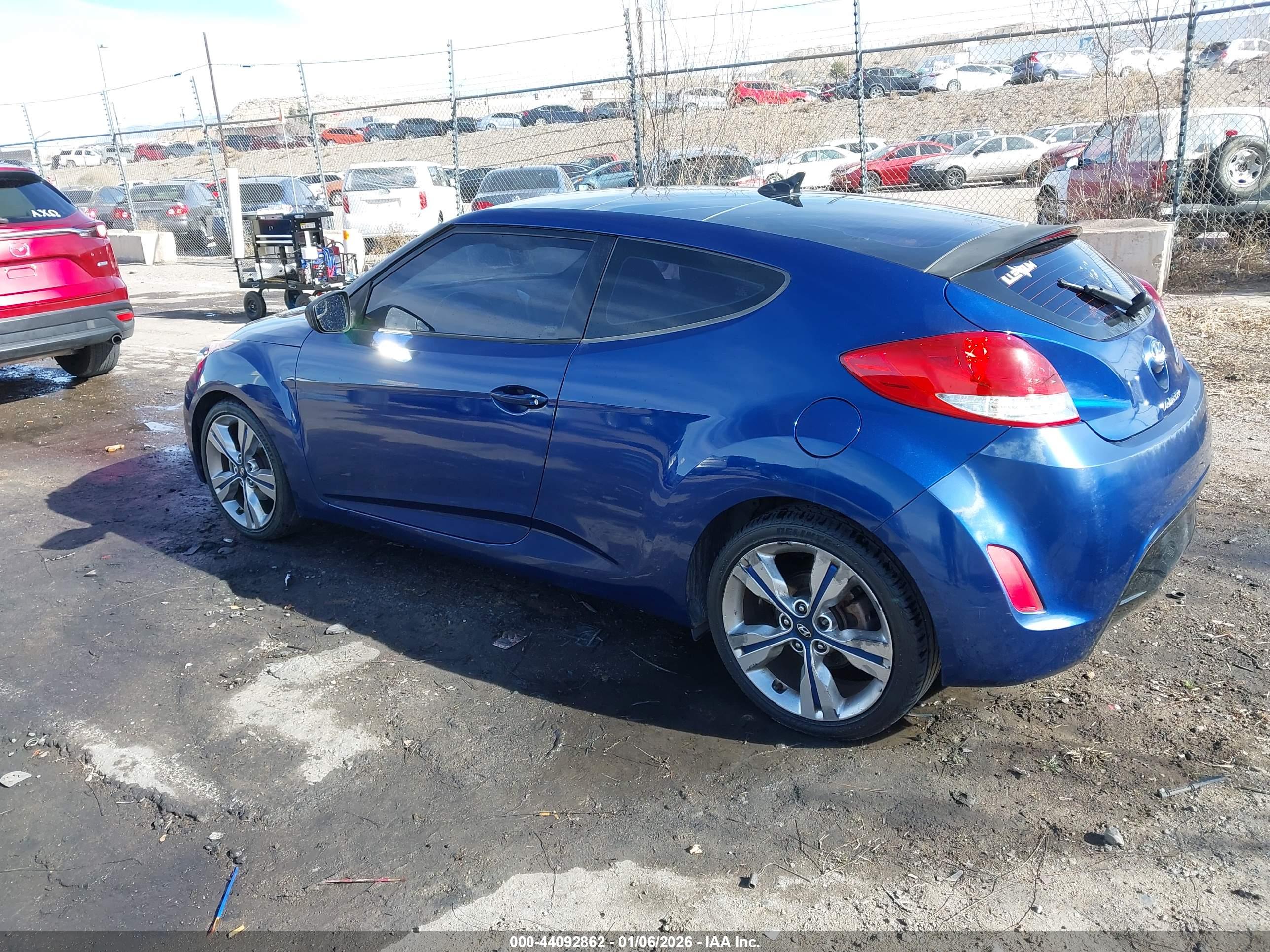 HYUNDAI VELOSTER image 3