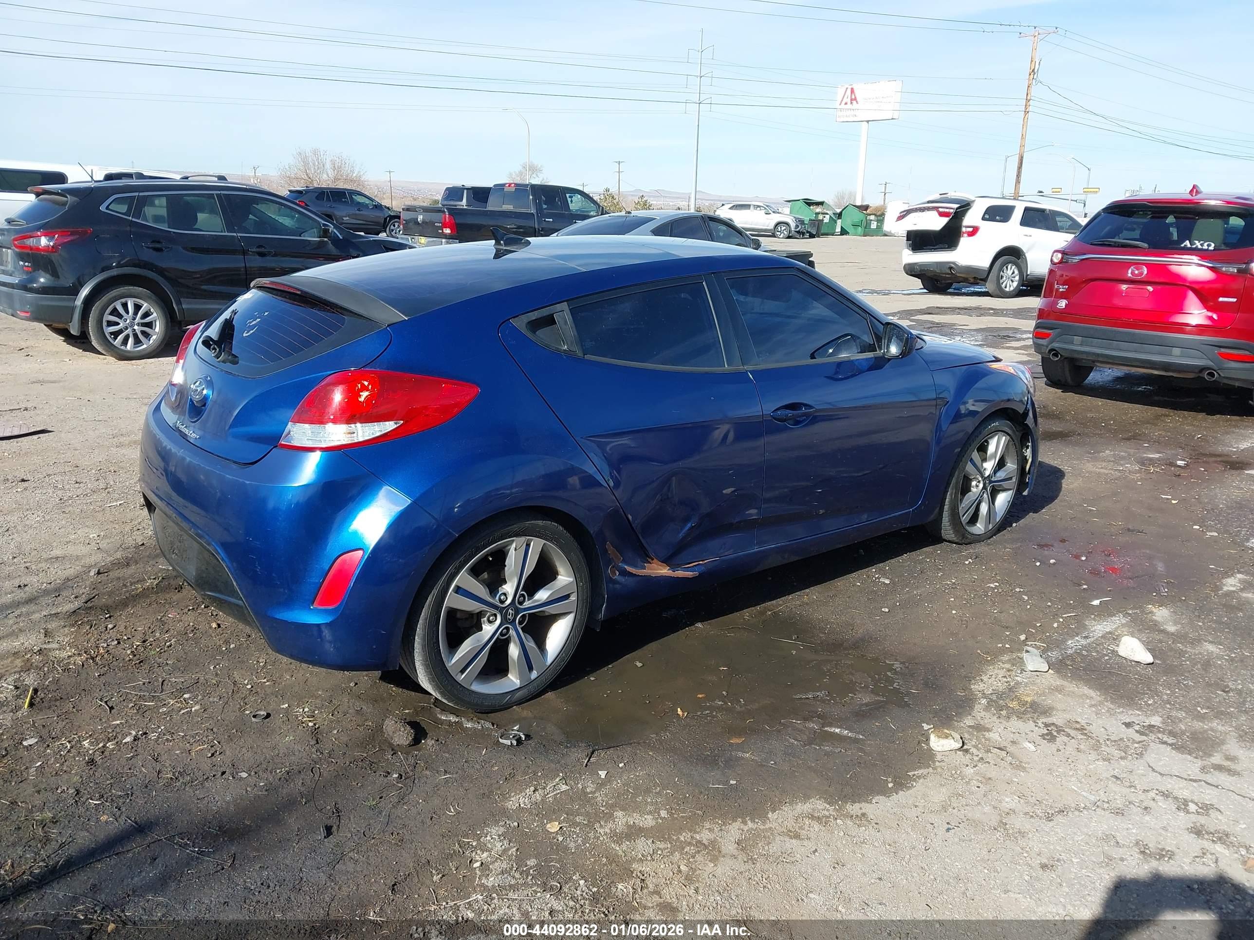 HYUNDAI VELOSTER image 4