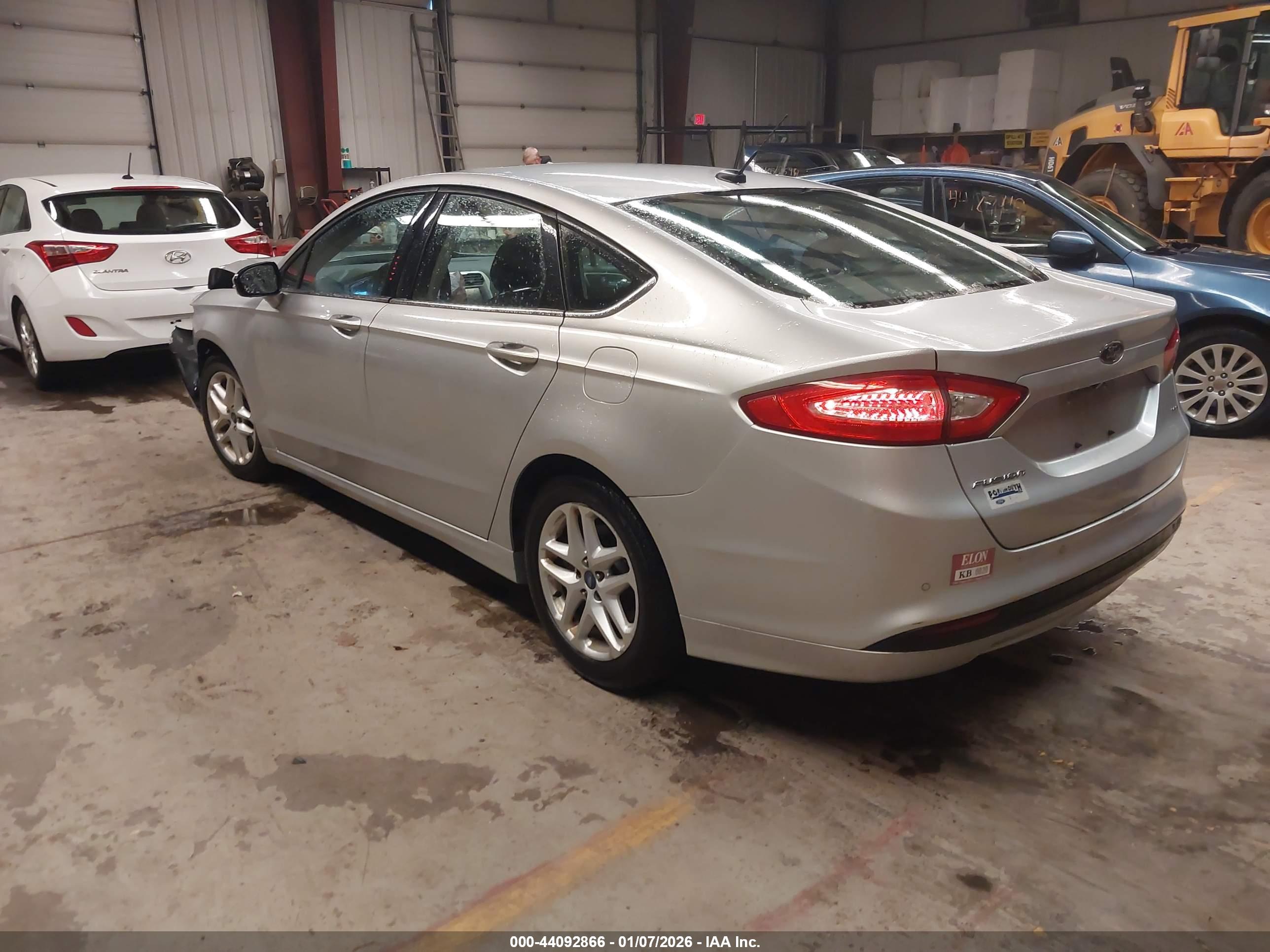 FORD FUSION image 3