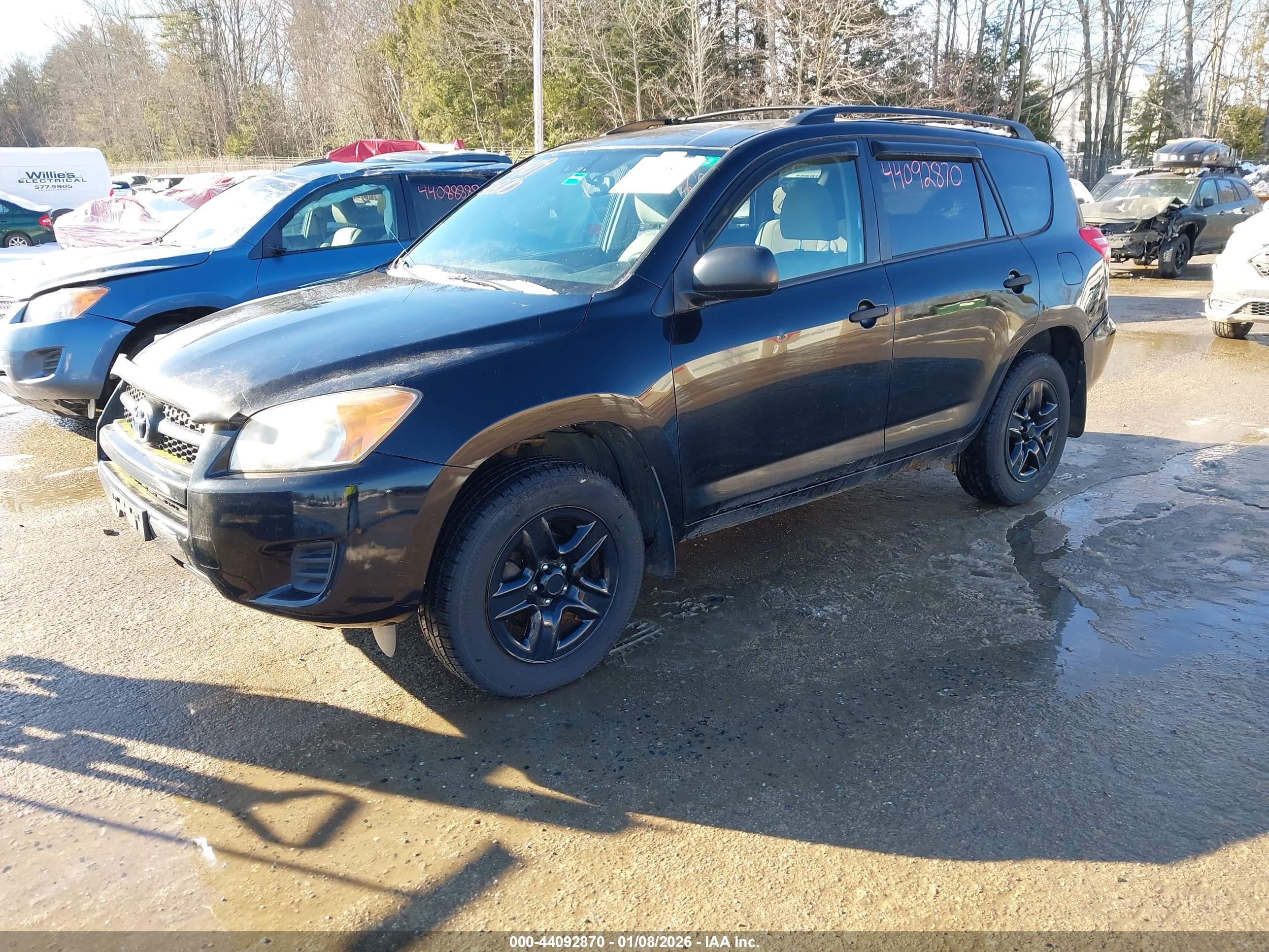 TOYOTA RAV4 image 2