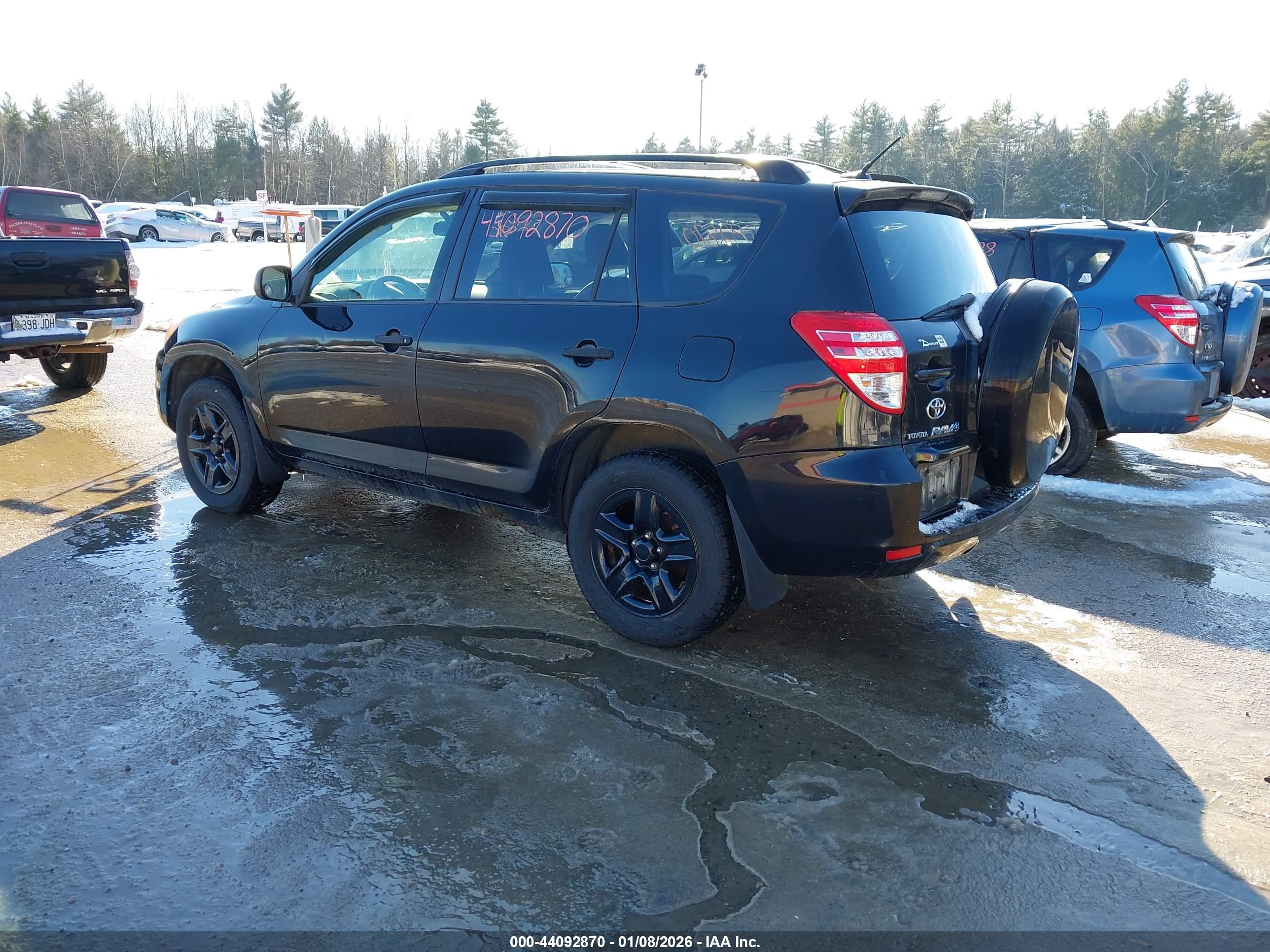 TOYOTA RAV4 image 3