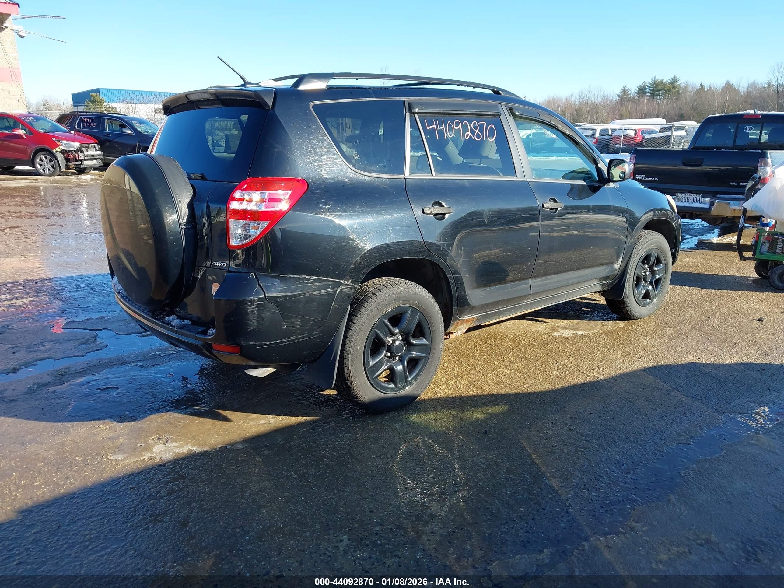 TOYOTA RAV4 image 4